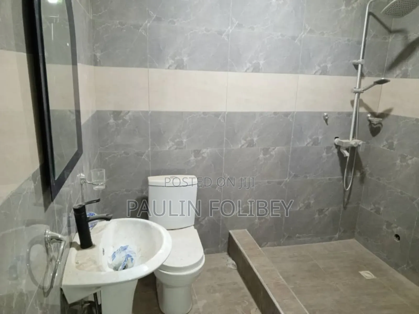5bdrm Duplex in Dg Properties, Amasaman for sale