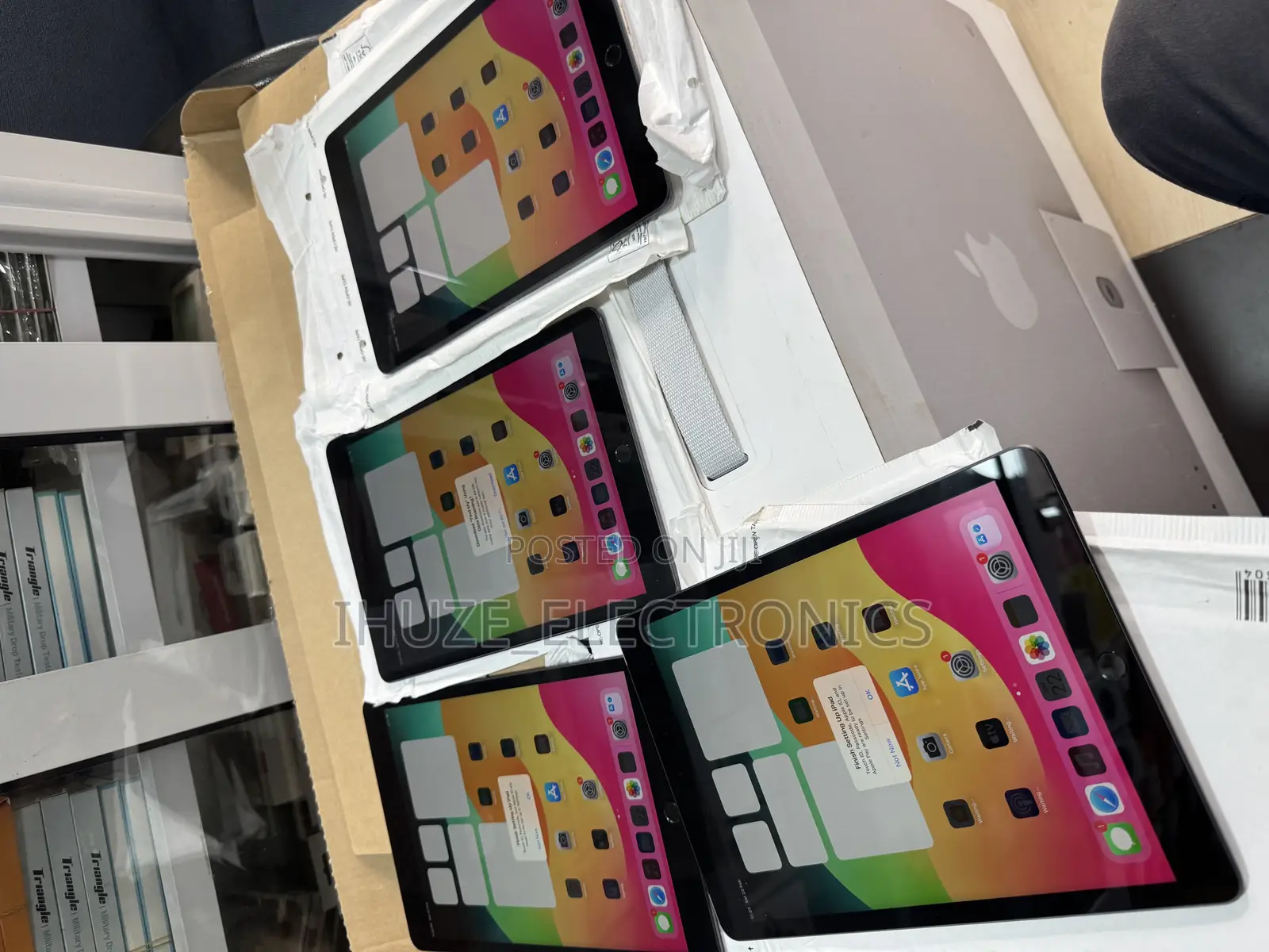 New Apple iPad 10.2 (2021) 64 GB Gray