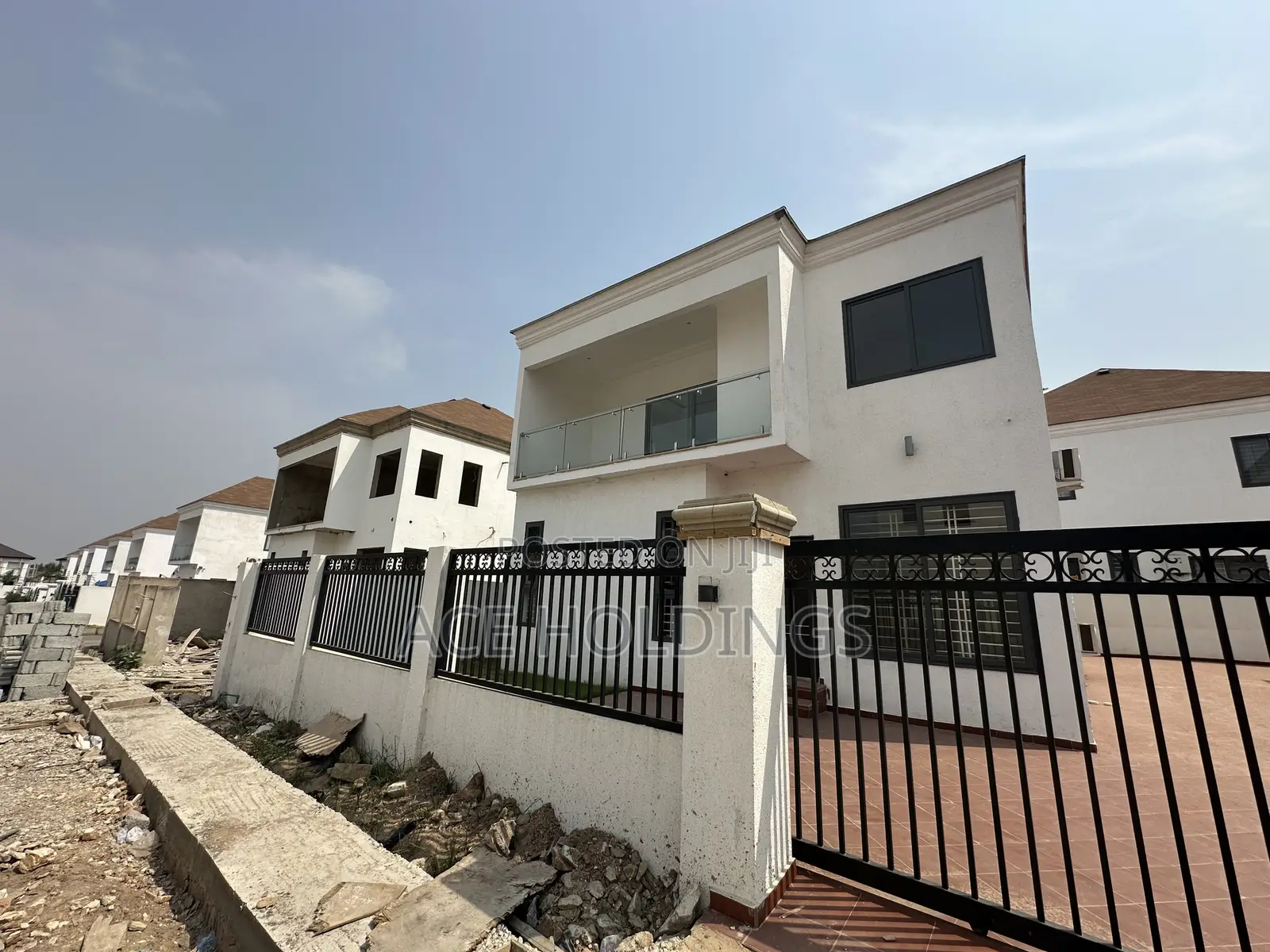 3bdrm House in Avaition, Ashaley Botwe for sale