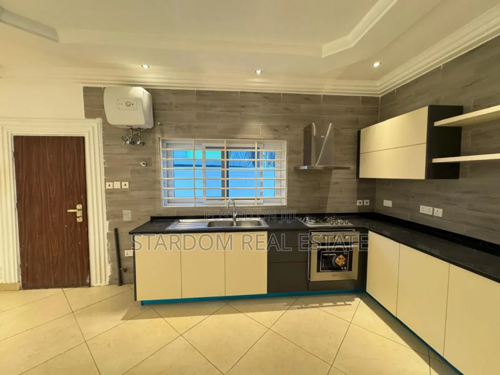 4bdrm Duplex in A&C Mall Area for rent