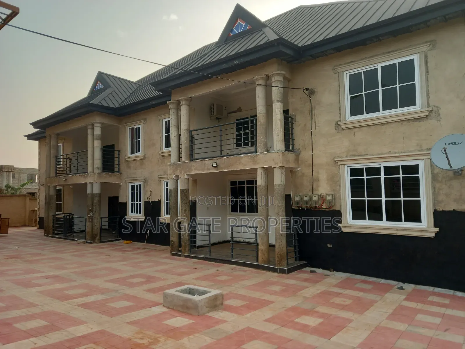10bdrm House in Abrepo Asubonten, Kumasi Metropolitan for sale