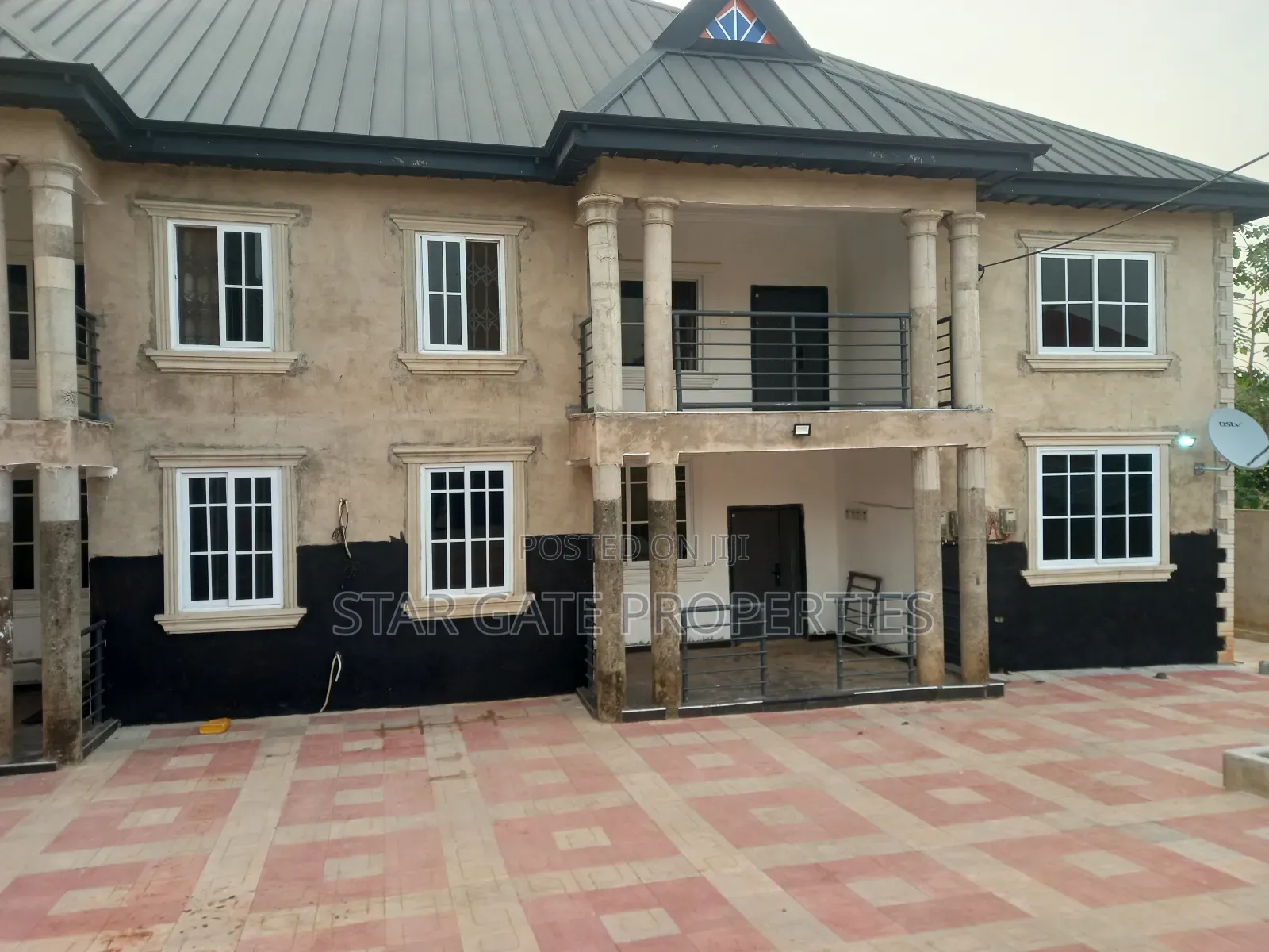 10bdrm House in Abrepo Asubonten, Kumasi Metropolitan for sale