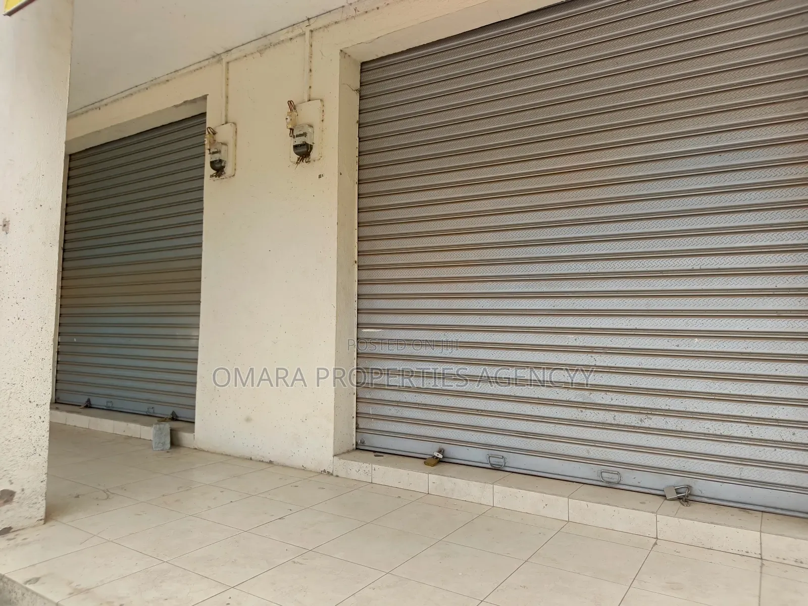 Spacious Shop at Adenta