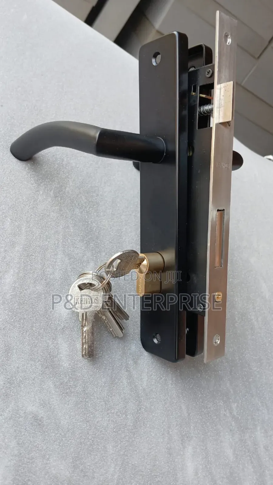 Quality Wooden Door Lock With Black Handle
