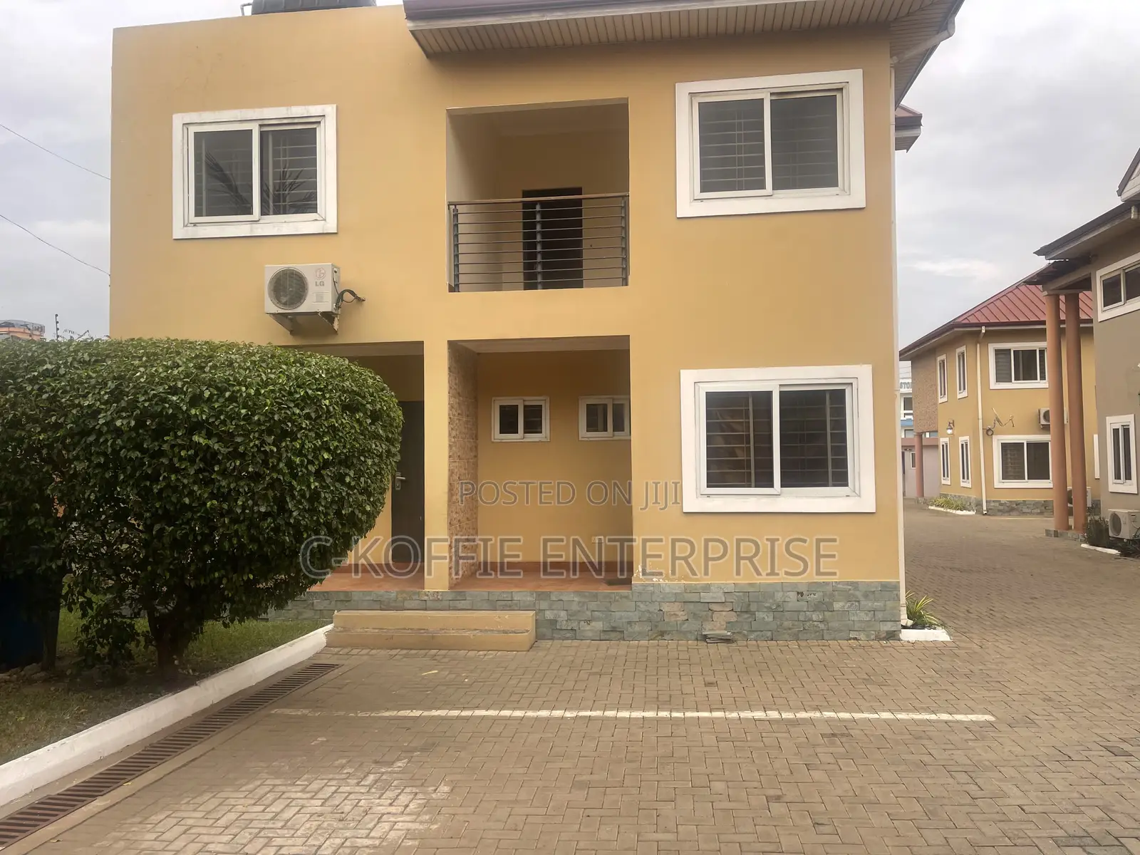 4bdrm Duplex in Tesano for rent