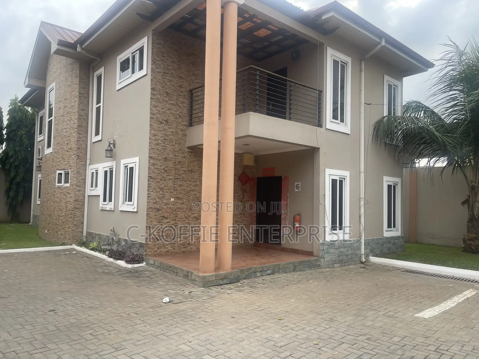 4bdrm Duplex in Tesano for rent