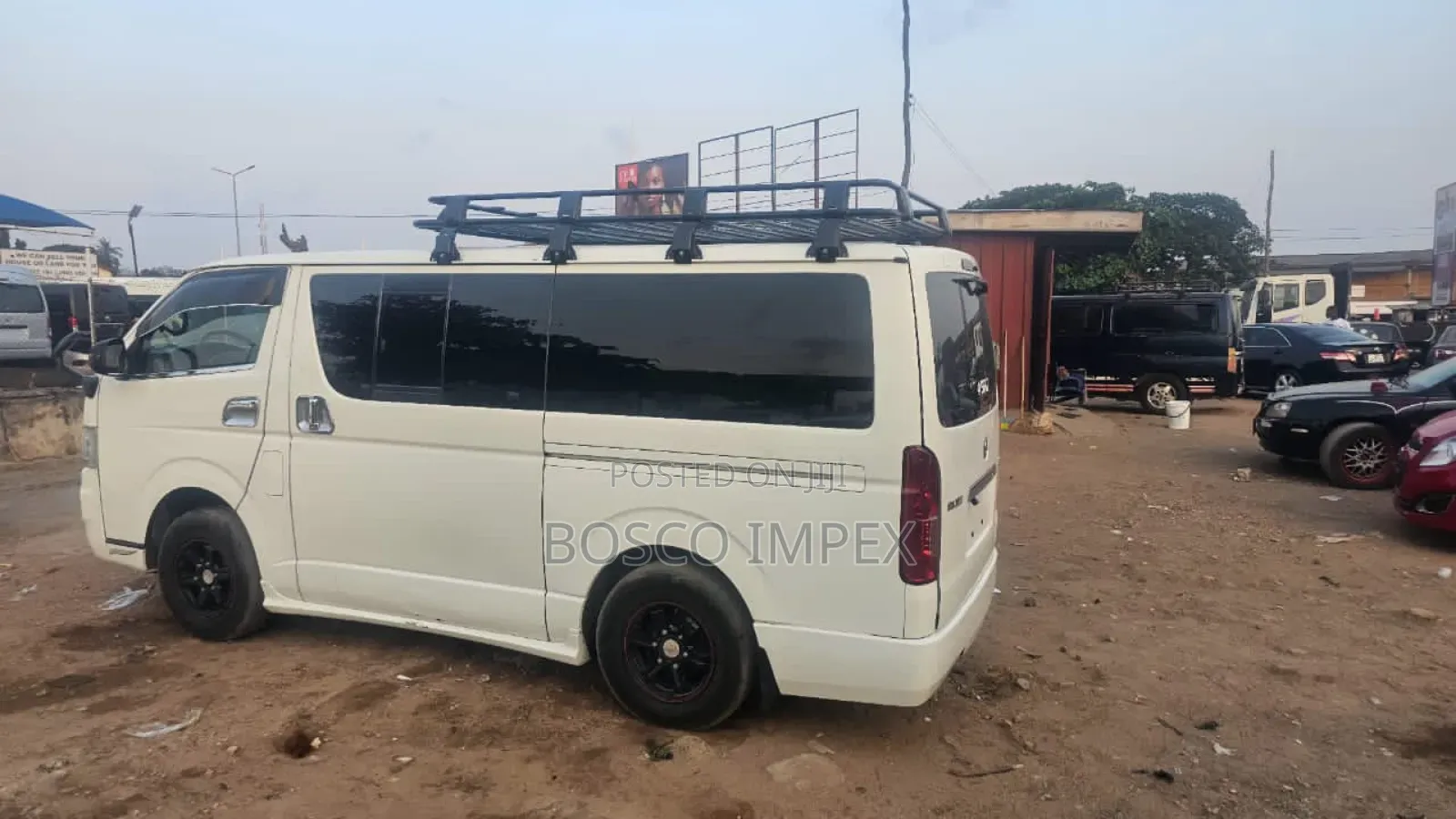 Toyota HiAce 2010 White