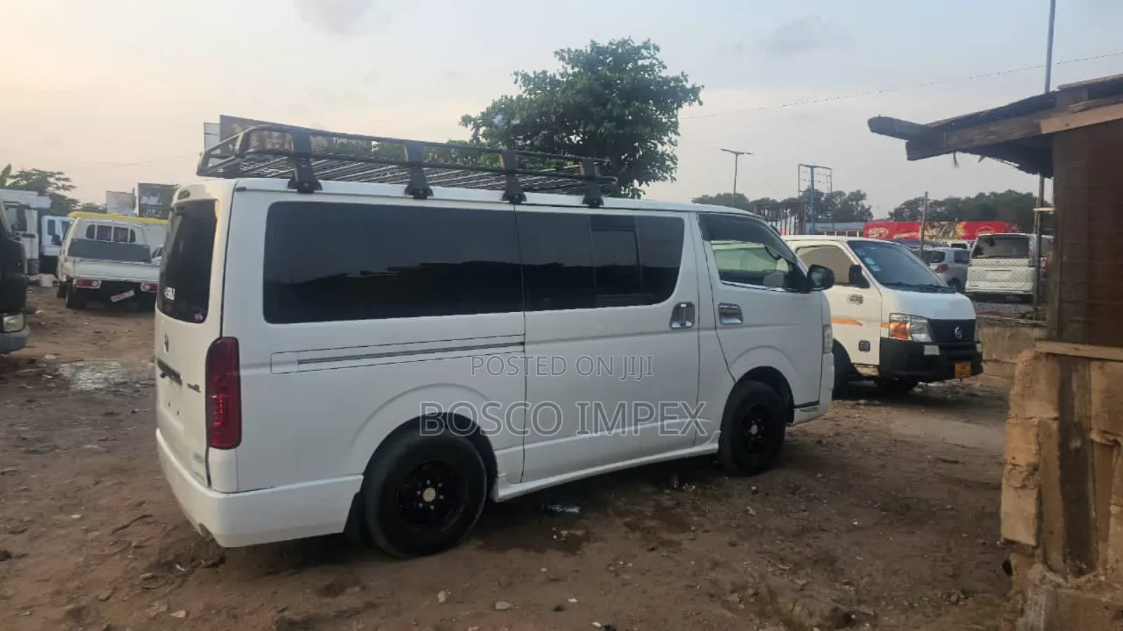 Toyota HiAce 2010 White