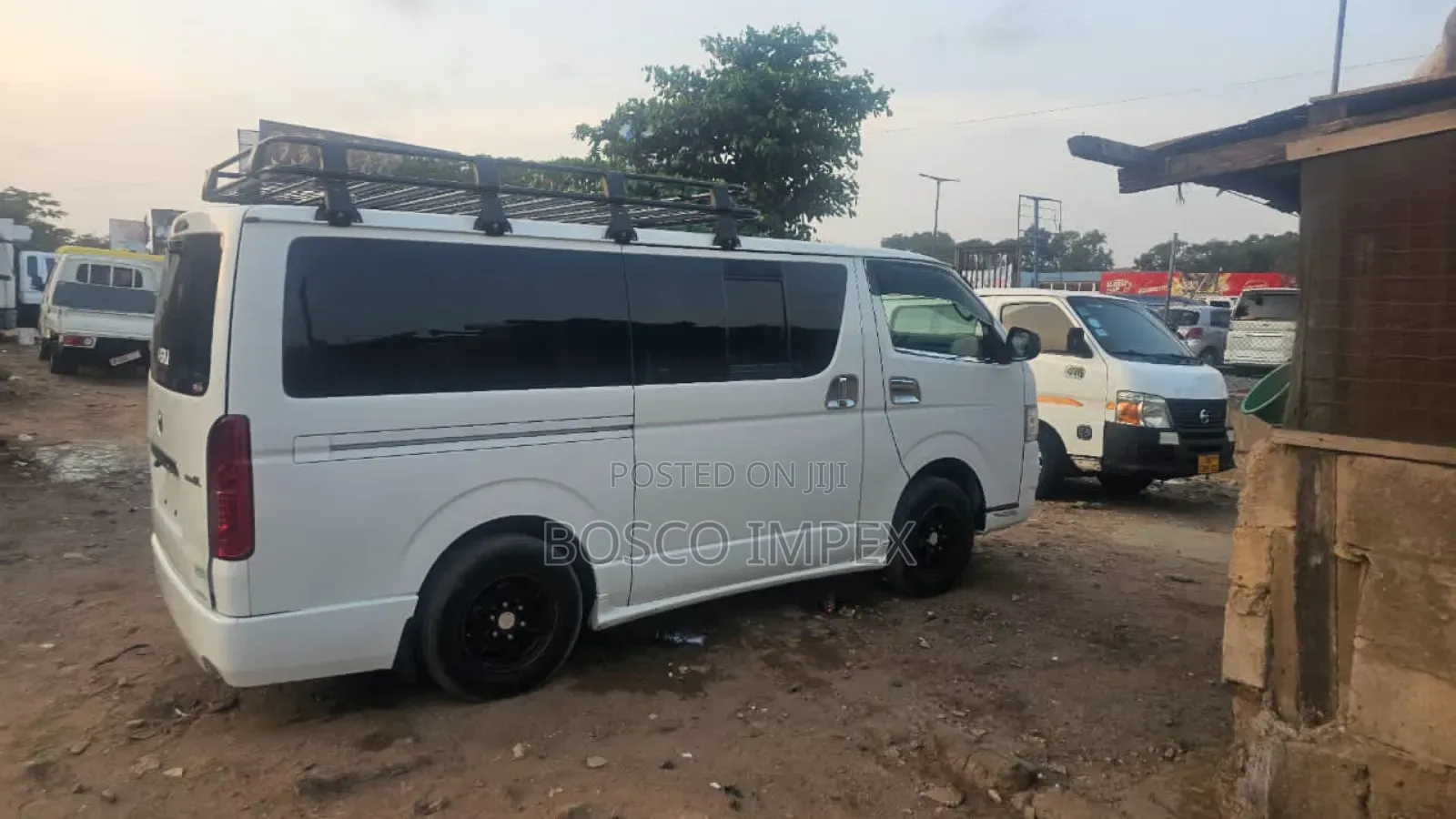Toyota HiAce 2010 White