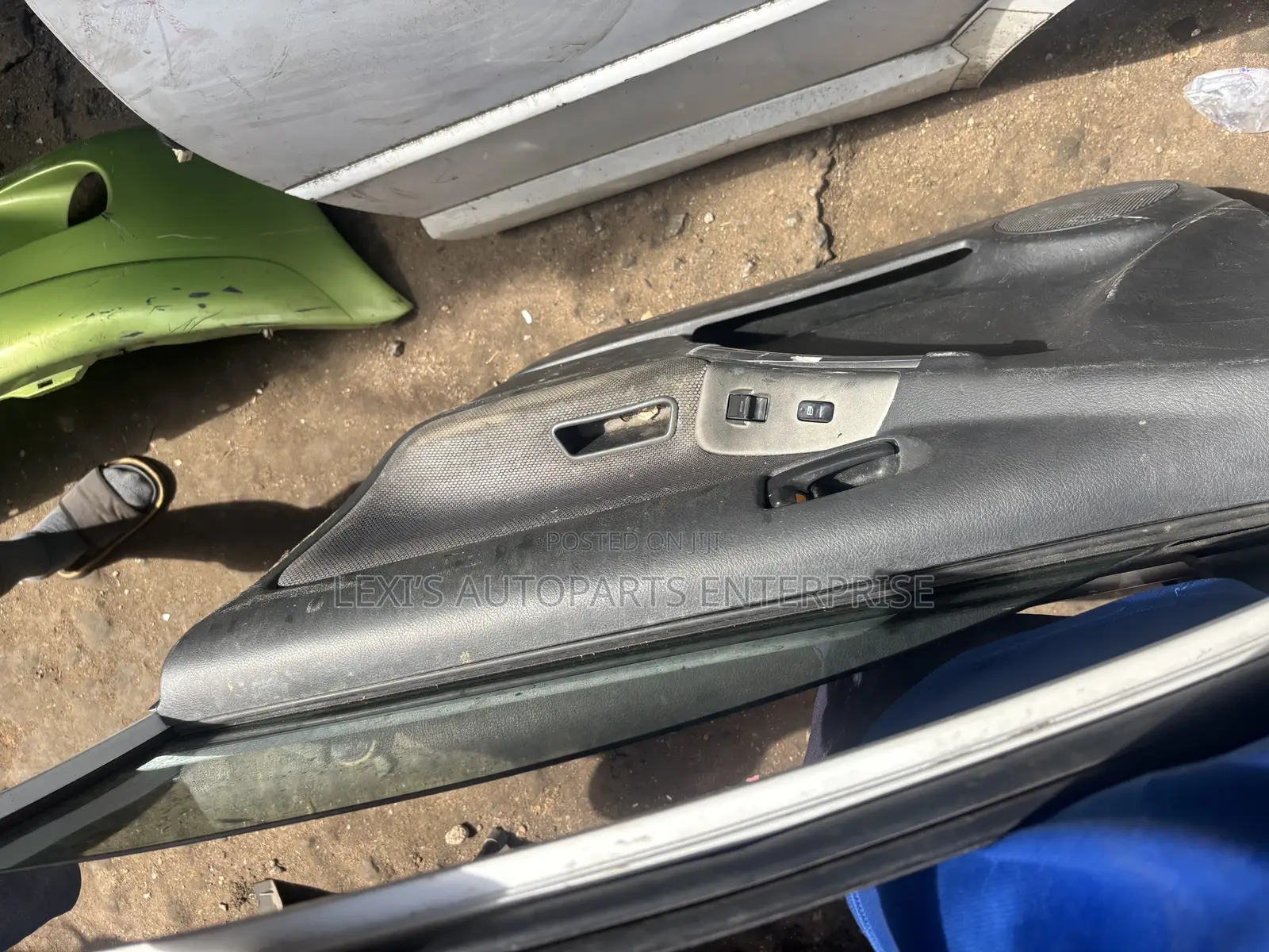 Pontiacvibe 2002,2005 Doors Available