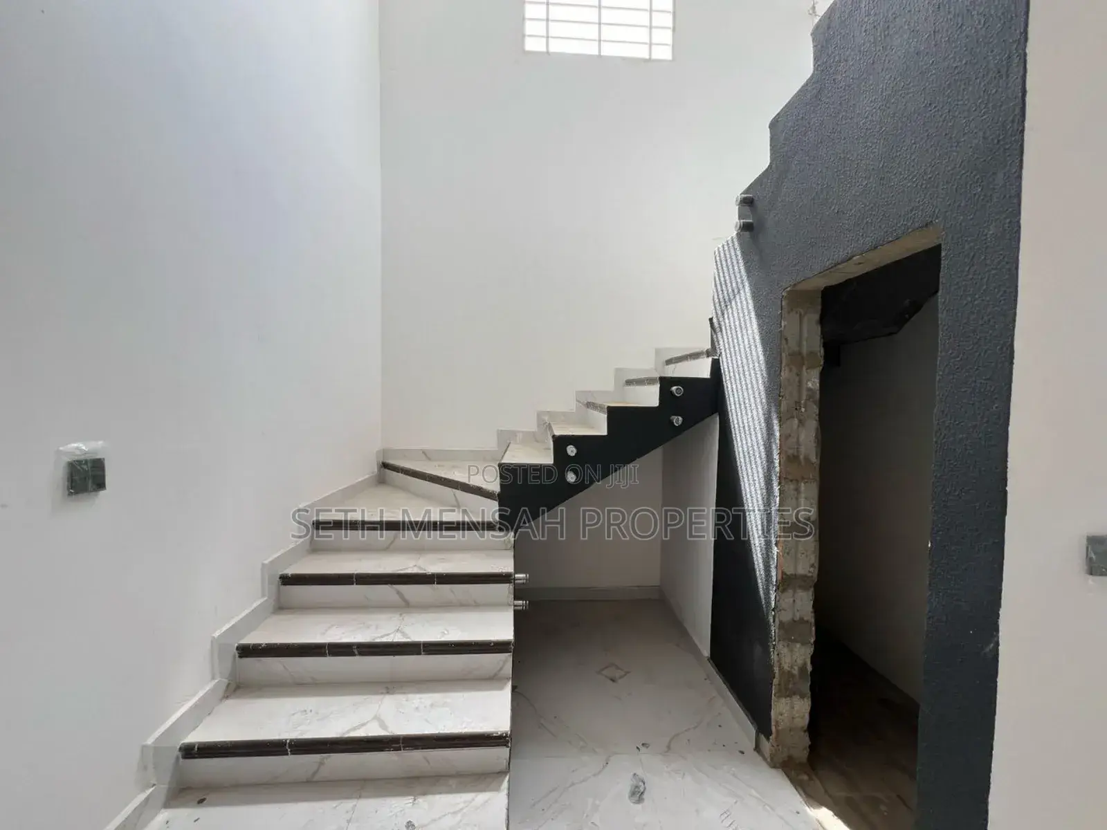 4bdrm House in Sakumono Estate for sale