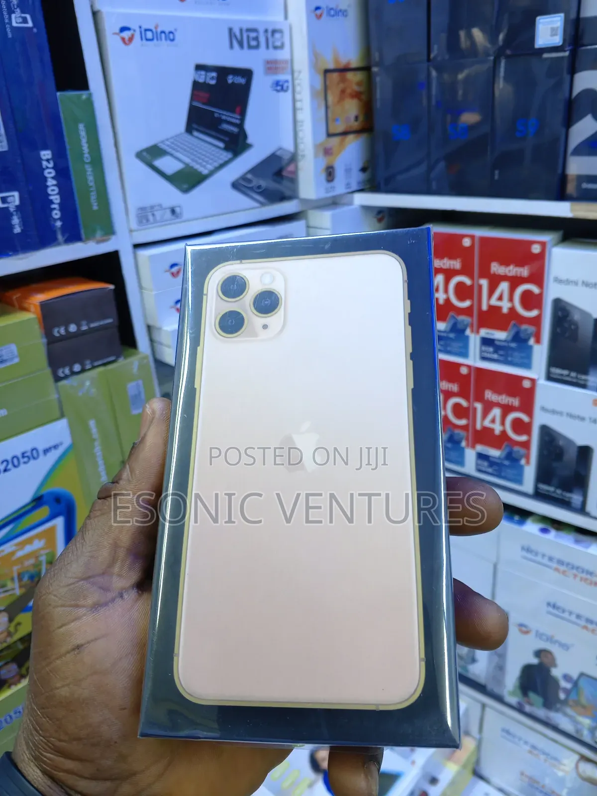 New Apple iPhone 11 Pro Max 256 GB Gold