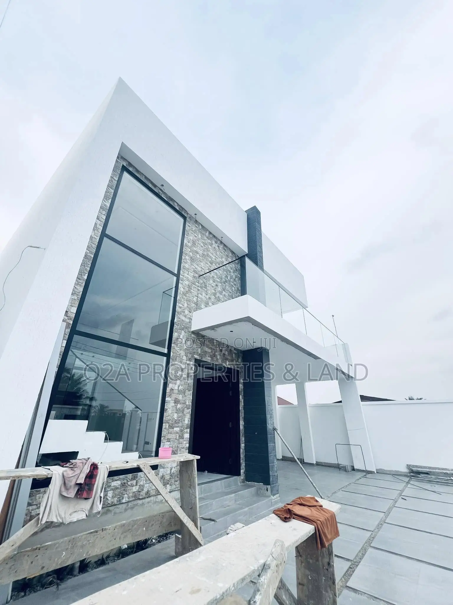 4bdrm House in Ashaley Botwe, for sale