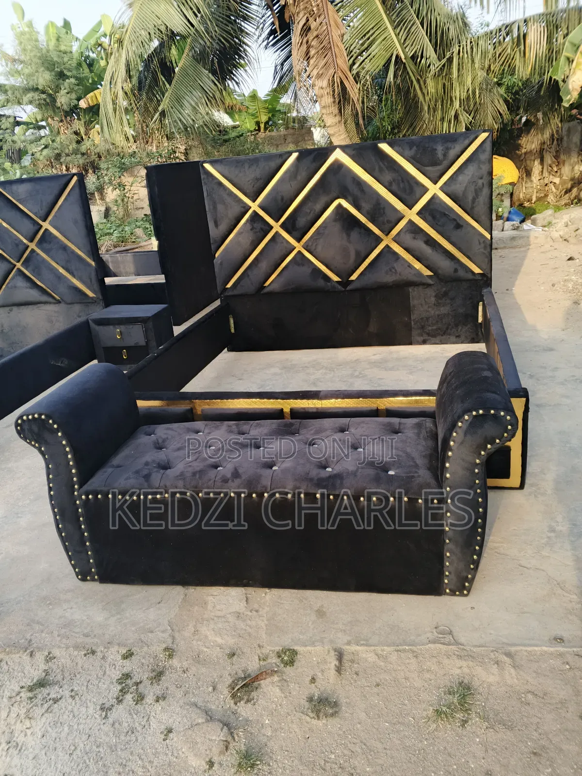 Queen Size Bed Frame With Ottoman