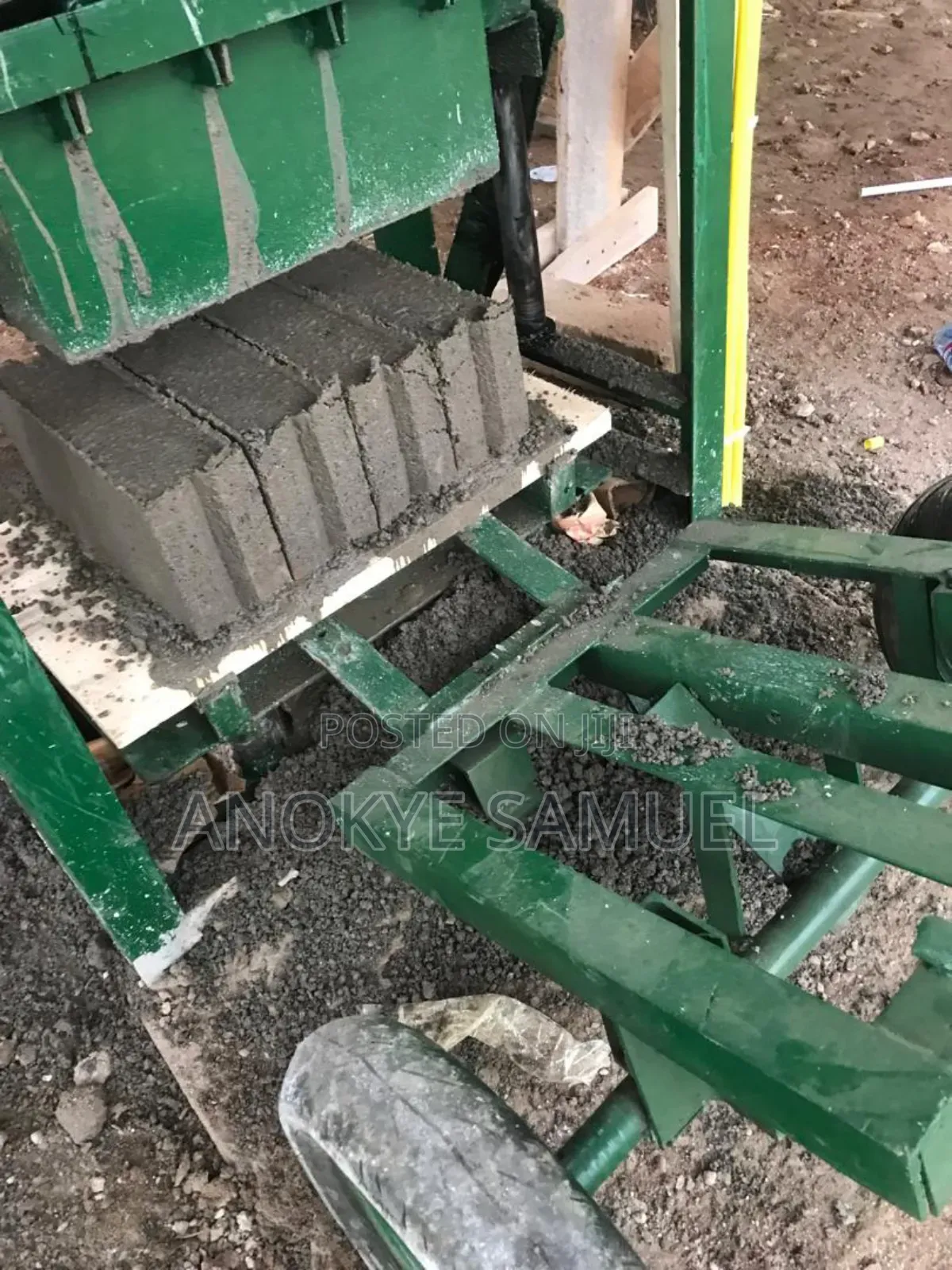 4 at a Time Block Machines With 4 Moulds
