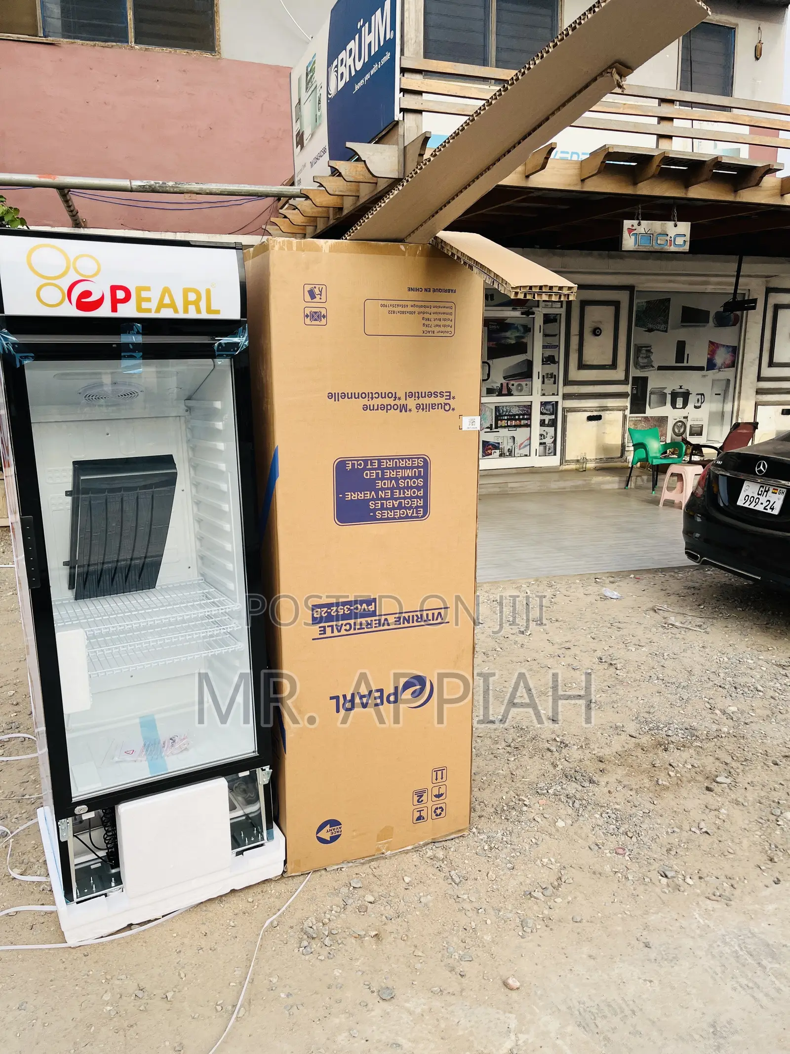 Purchase Unique Pearl PVC 352 Beverage Cooler(300l).