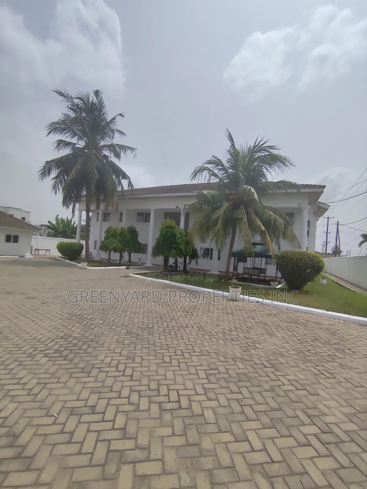 12bdrm House in House, East Legon for rent