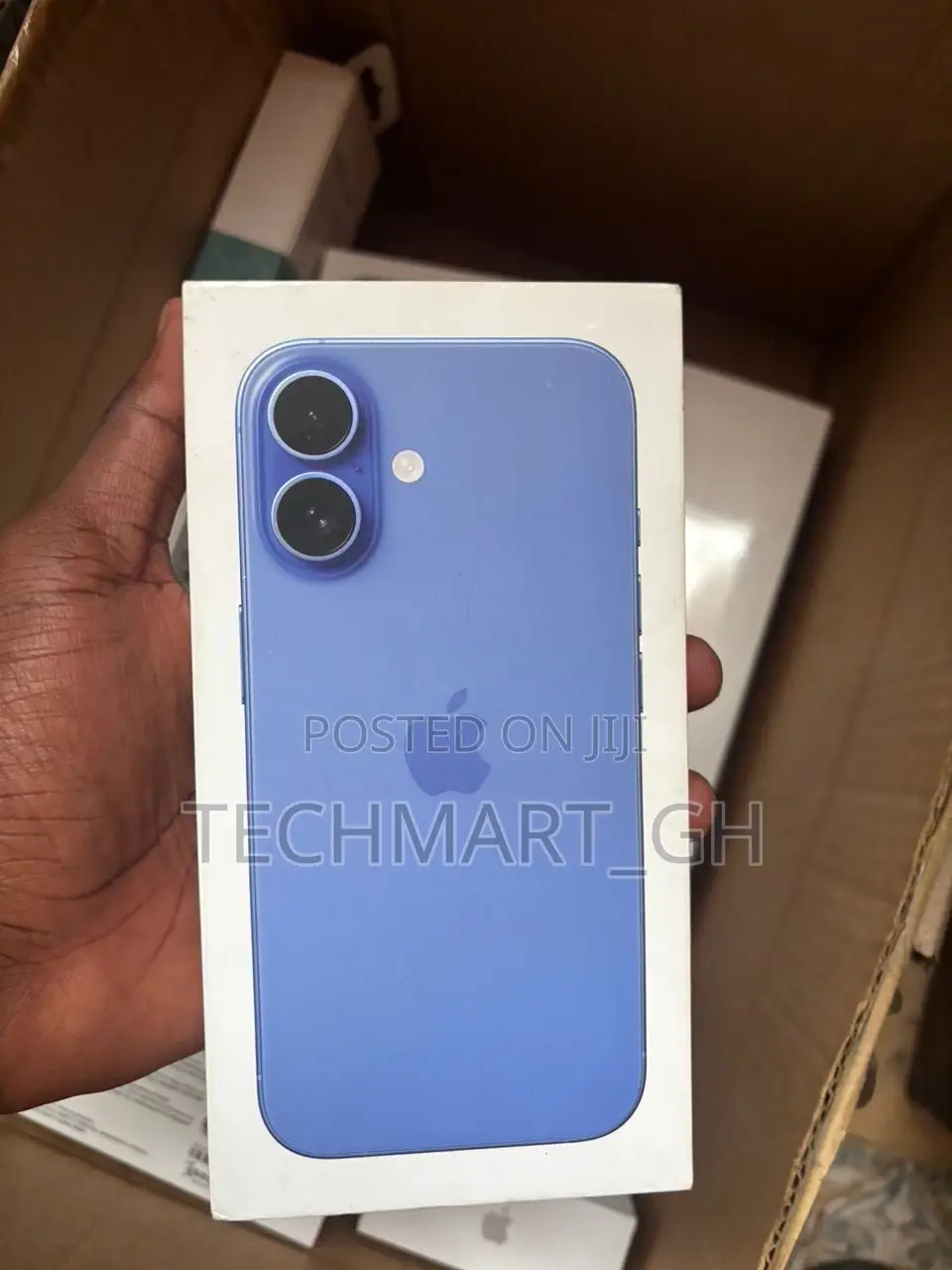 New Apple iPhone 16 128 GB Blue