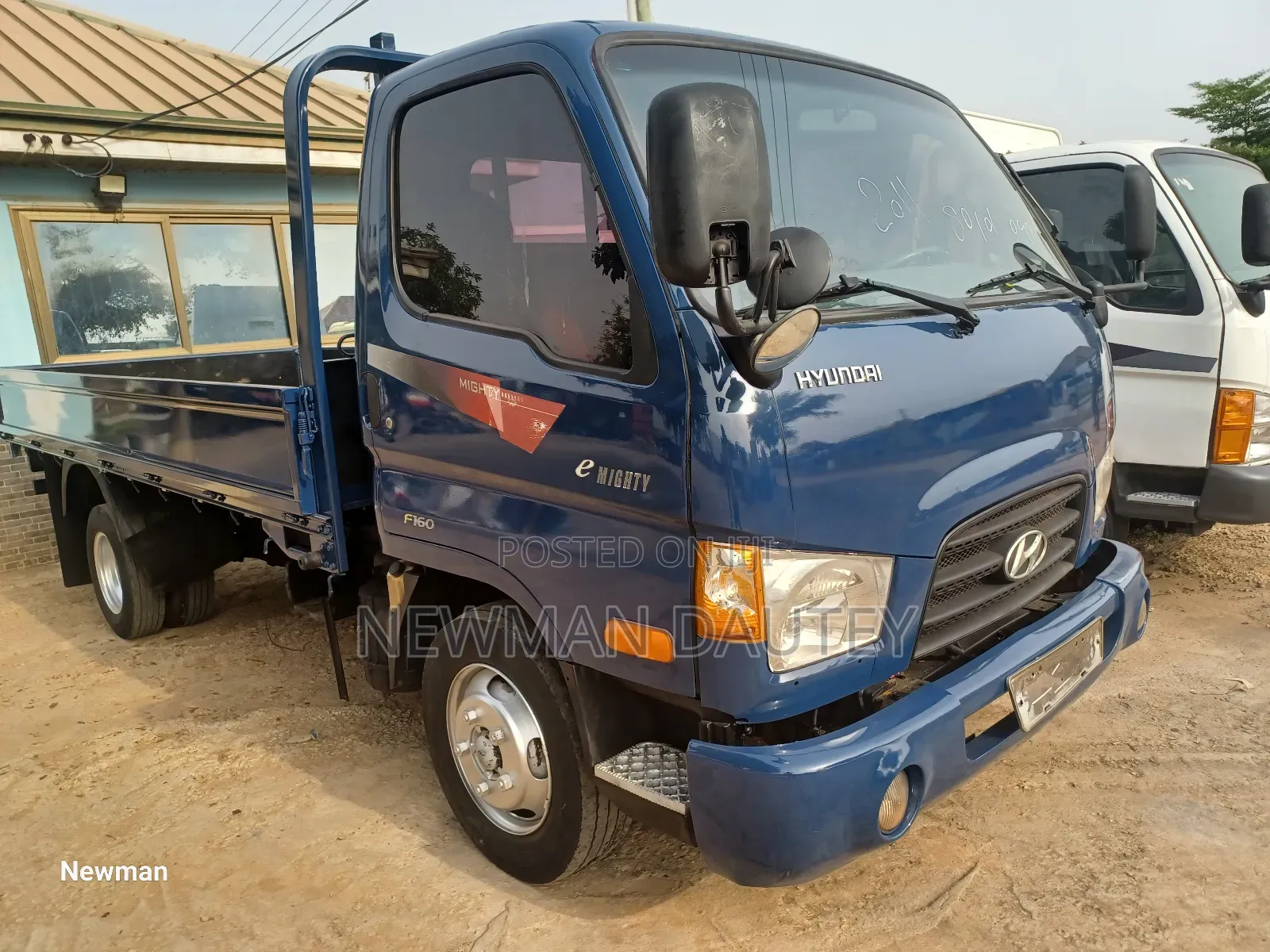 Hyundai Mighty E Blue