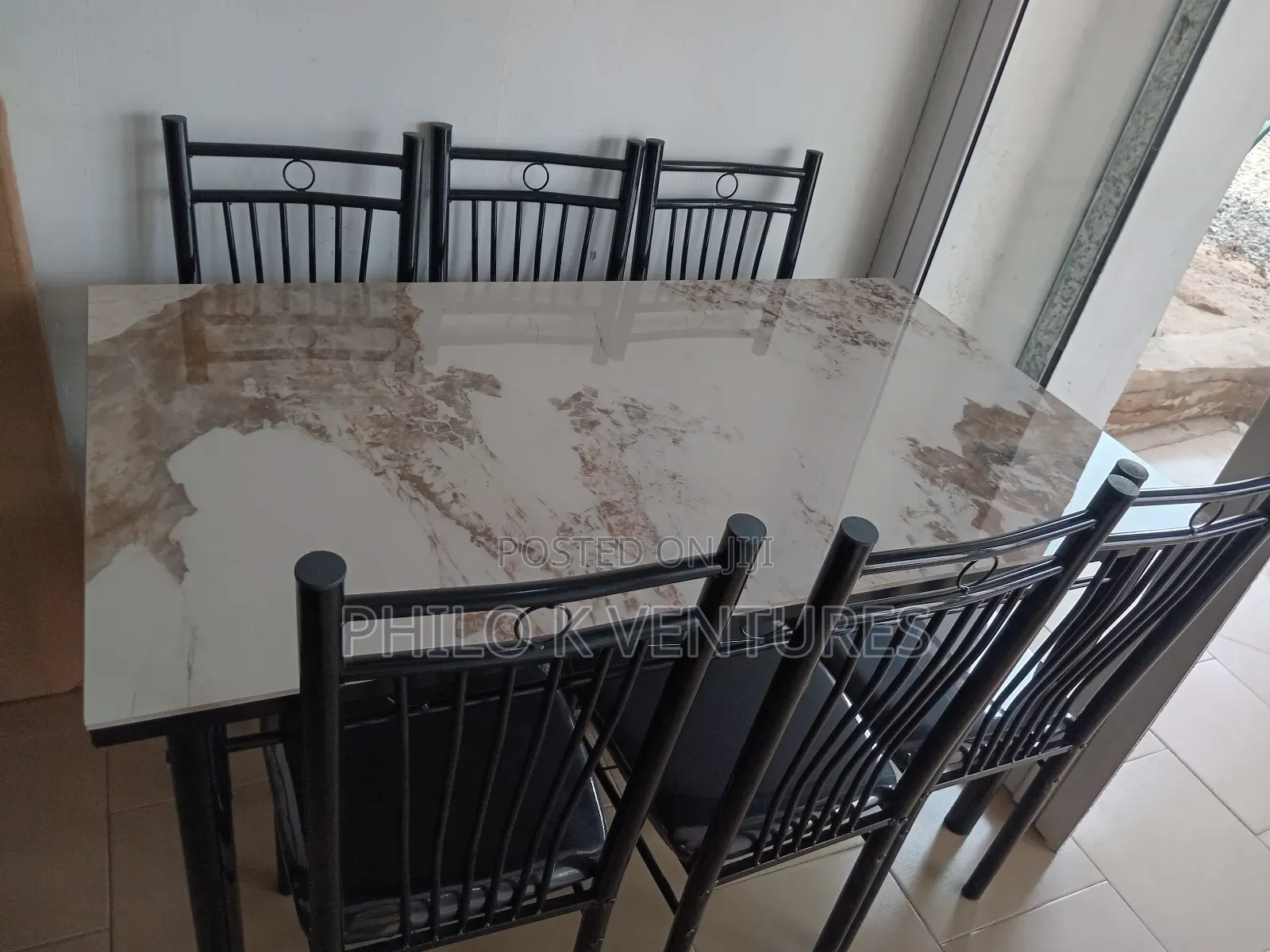 Have Good Meals on Good Dining Set
