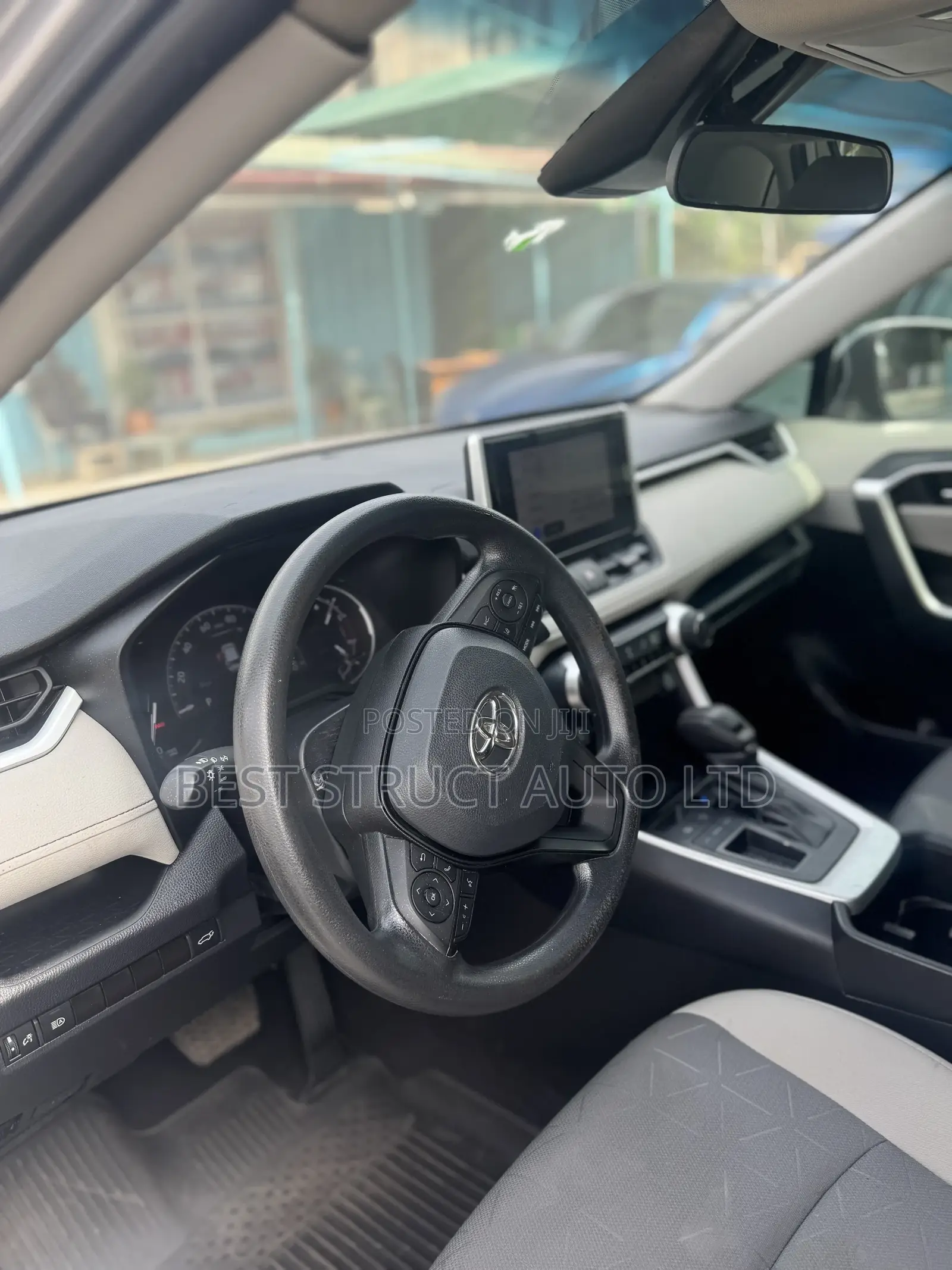 Toyota RAV4 XLE FWD 2023 Gray