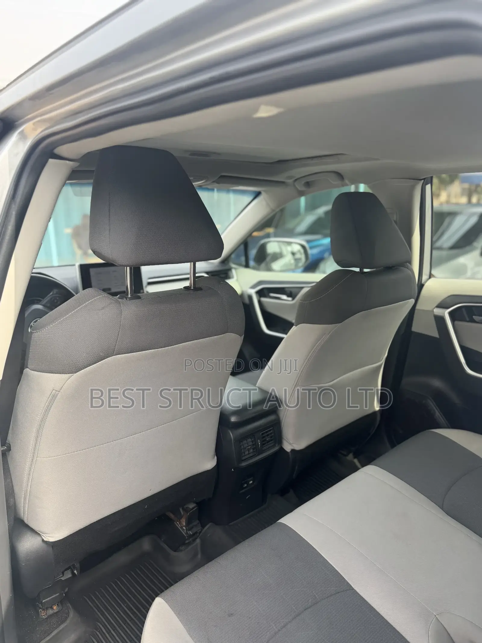 Toyota RAV4 XLE FWD 2023 Gray