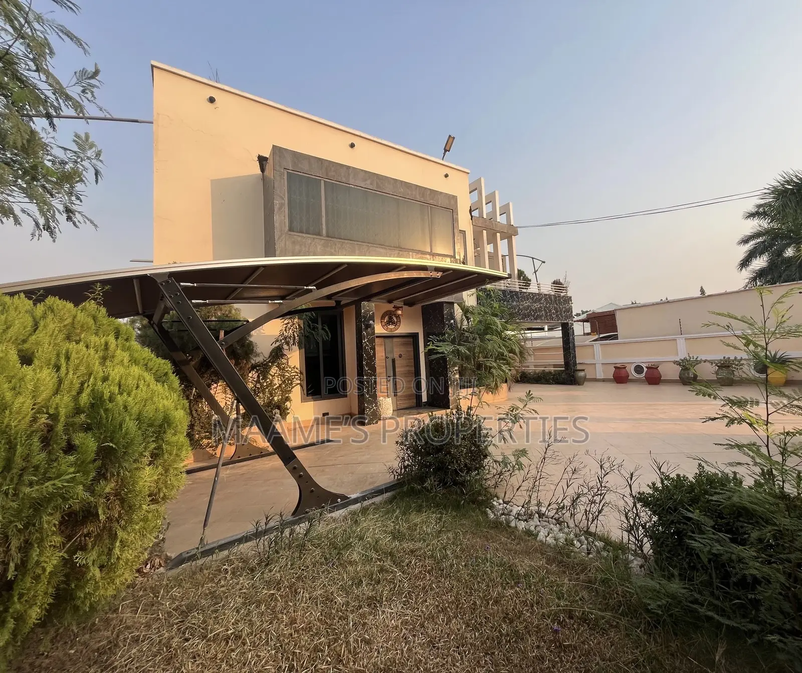 5bdrm Duplex in East Legon for rent