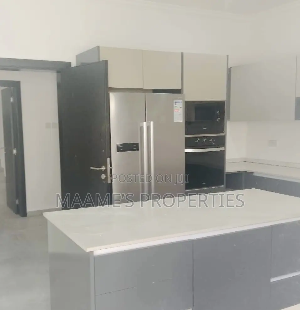 4bdrm Duplex in Airport Residential Area for rent