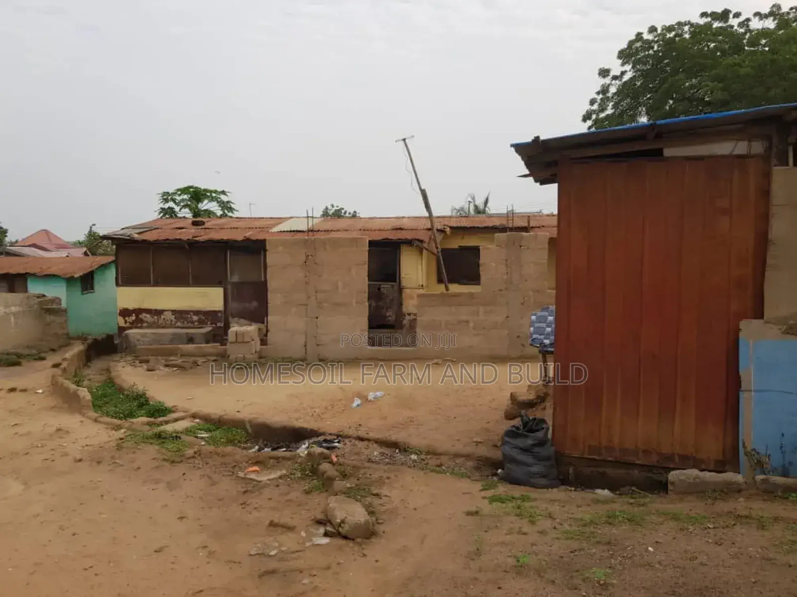 6bdrm House in Buduburam, Gomoa East for sale