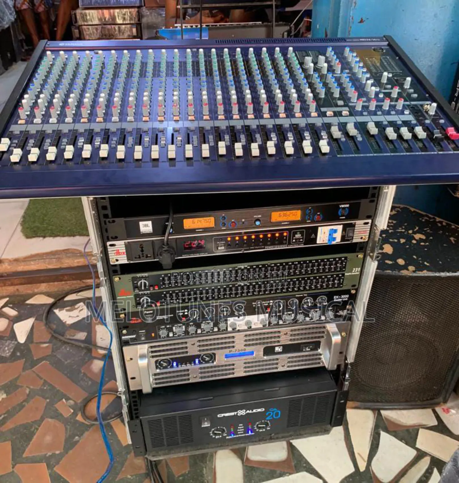 Full Set of Speakers With Amplifier Rack Set (Professional)