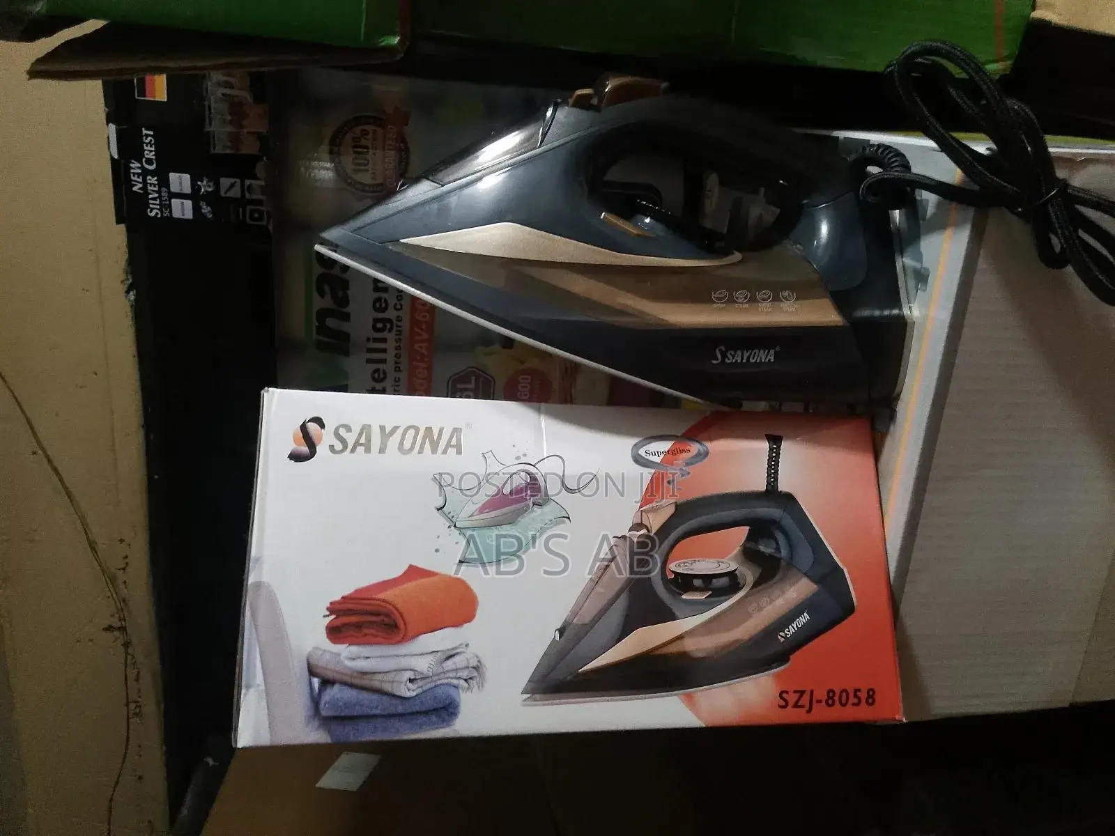 New Sayona Steam Iron