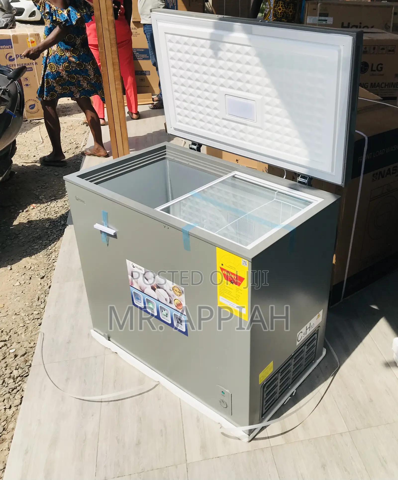 Effortless Chilling Pearl 200ltr Electric Freezer(Gray).