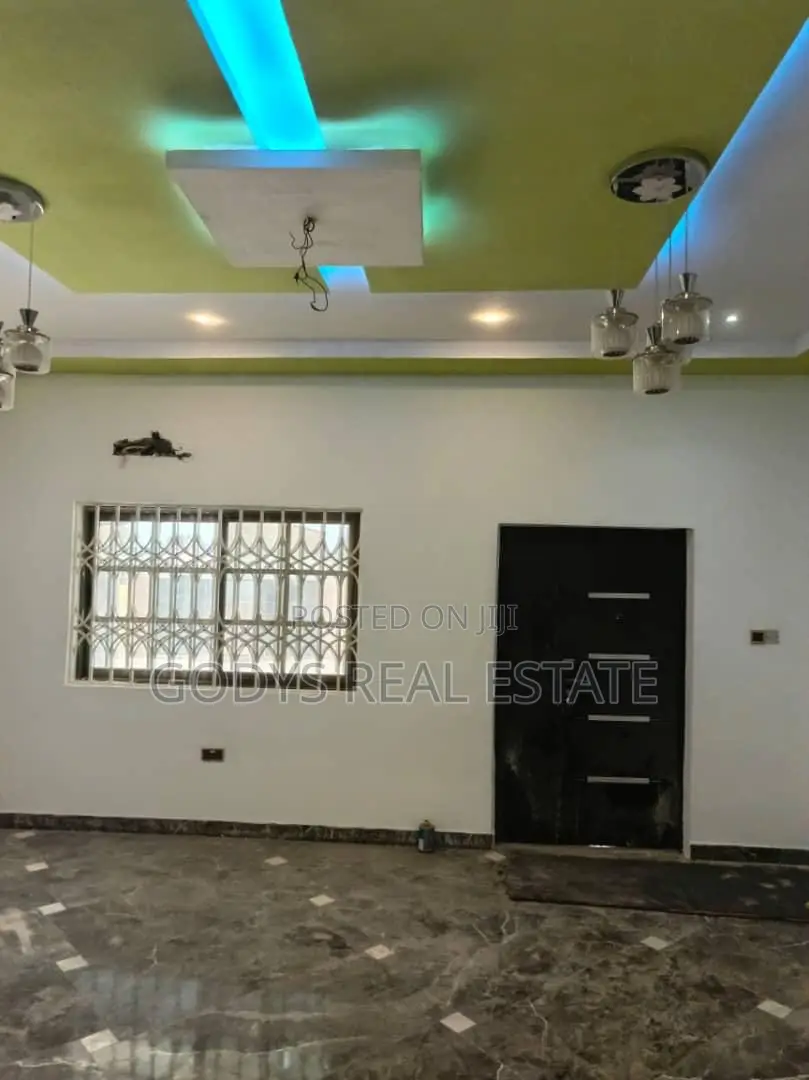 4bdrm House in Nyarnyanor Raod, Kasoa for sale