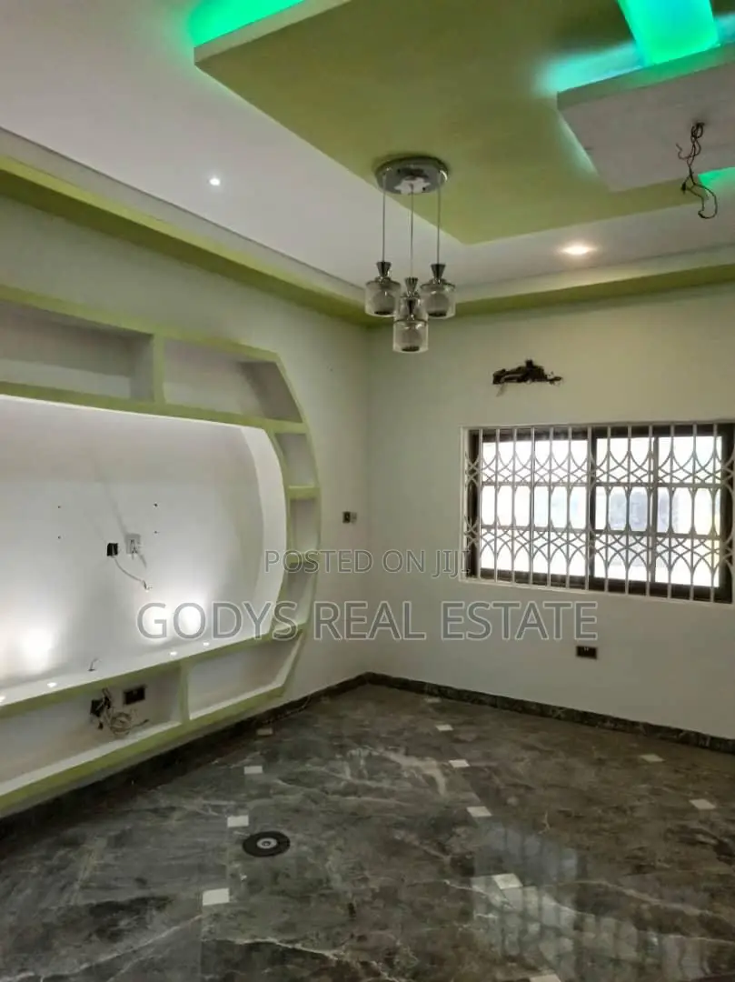 4bdrm House in Nyarnyanor Raod, Kasoa for sale