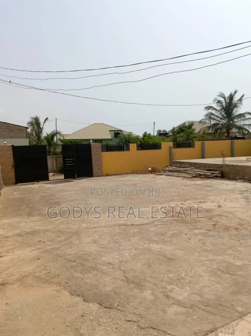 4bdrm House in Nyarnyanor Raod, Kasoa for sale