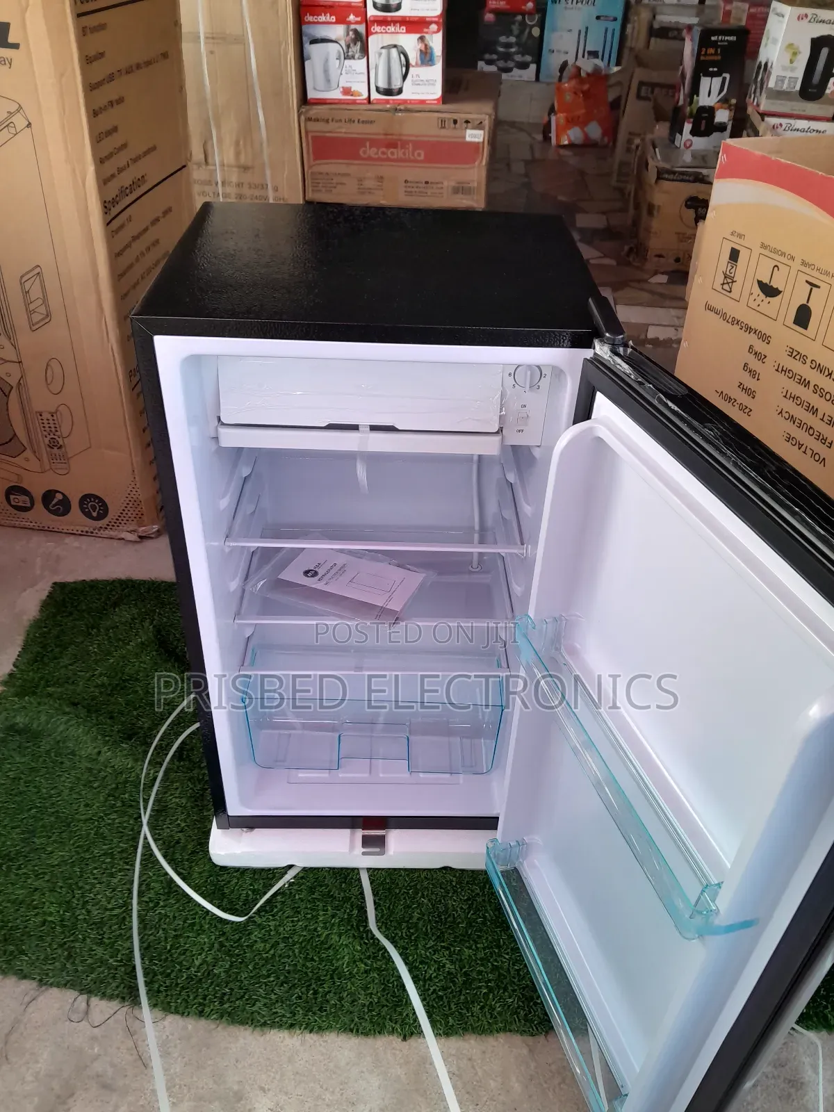H a Durable Table Top Single Door Fridge 92 Litres