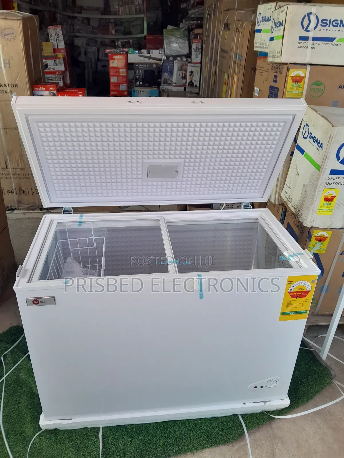 H a Durable Chest Frrezer 318 Litres