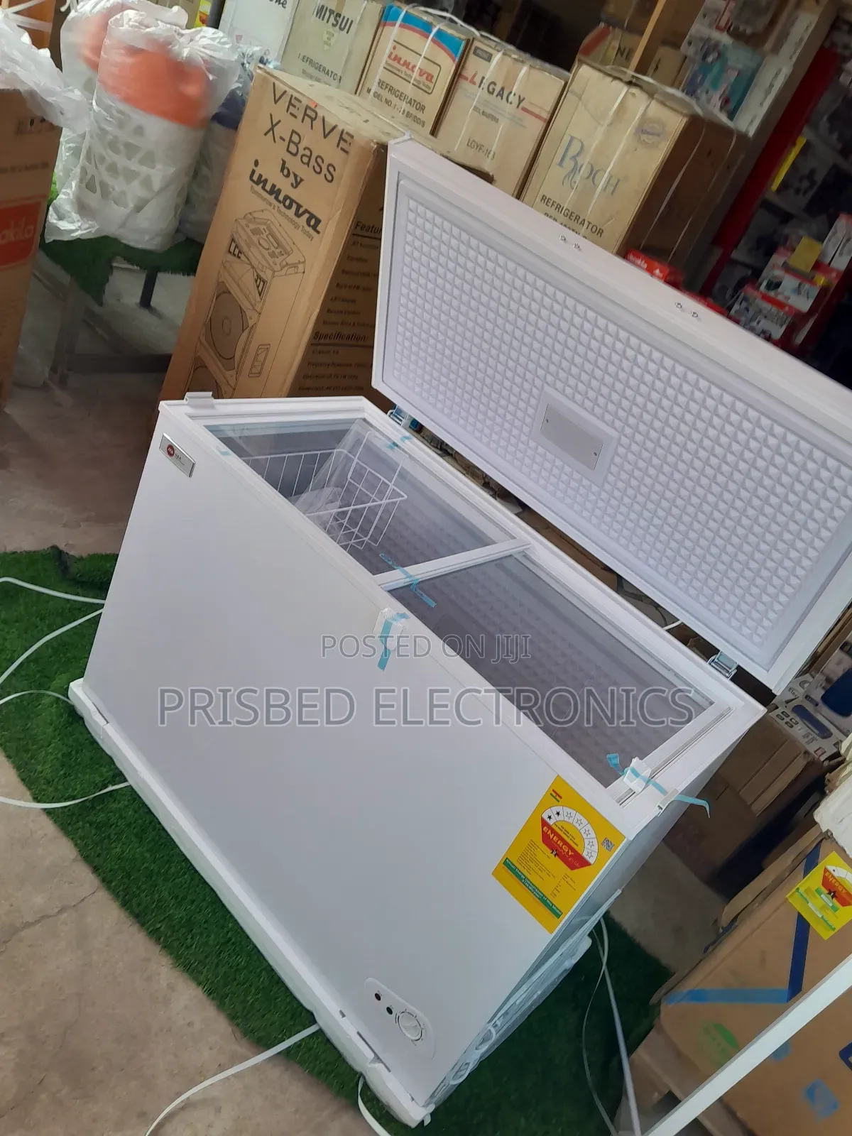 H a Durable Chest Frrezer 318 Litres