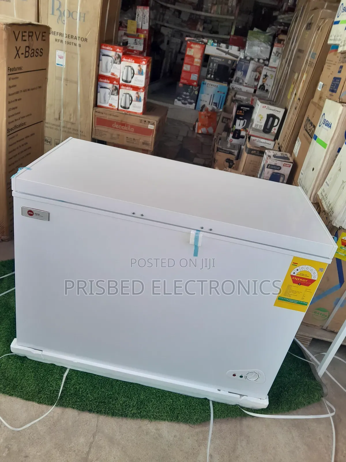 H a Durable Chest Frrezer 318 Litres