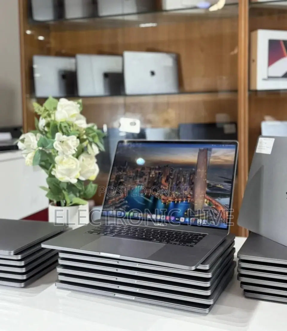 Laptop Apple MacBook Pro 2019 16GB Intel Core I7 SSD 512GB