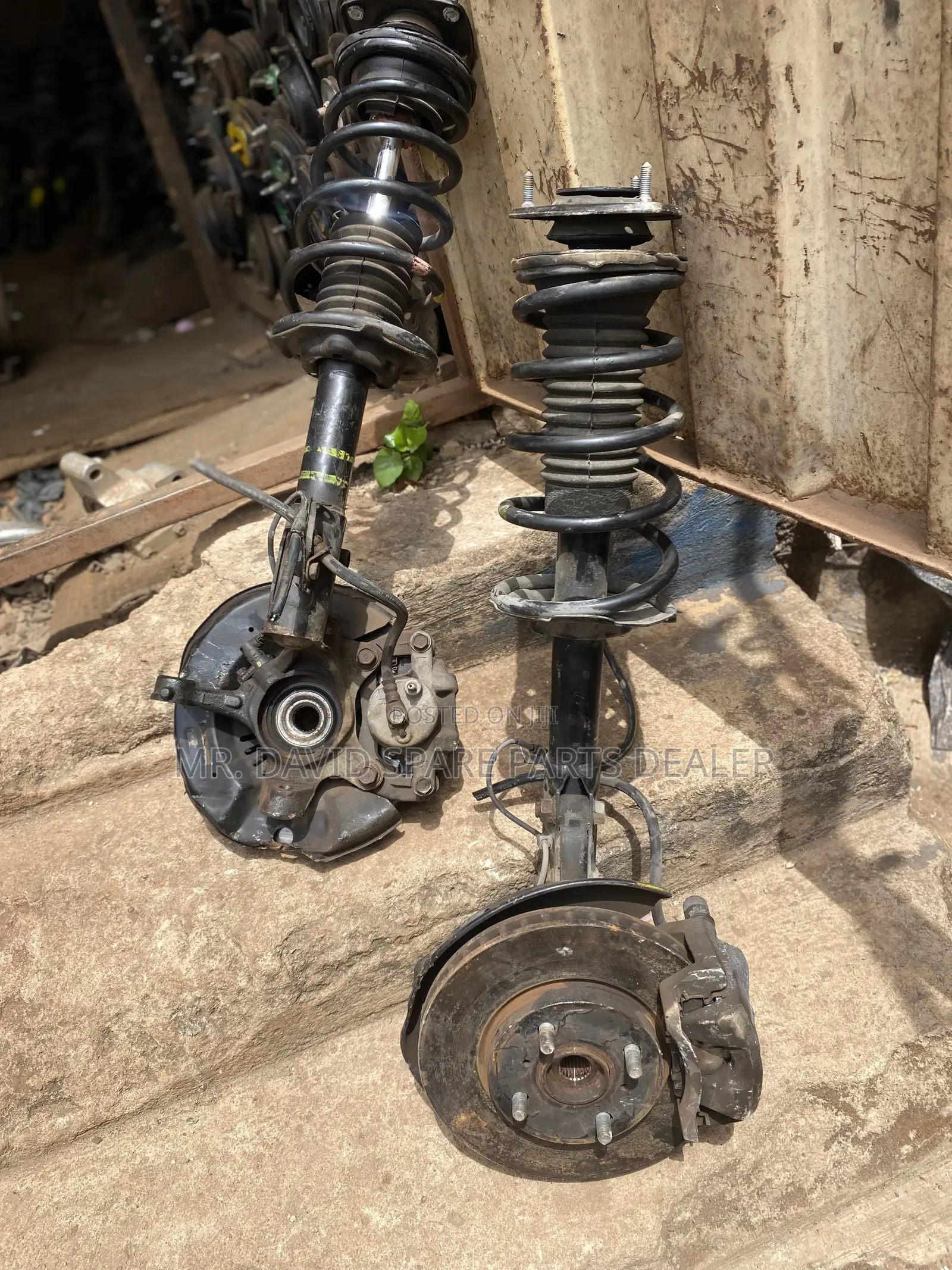 Toyota Sienta Front Shock And Hub Pair