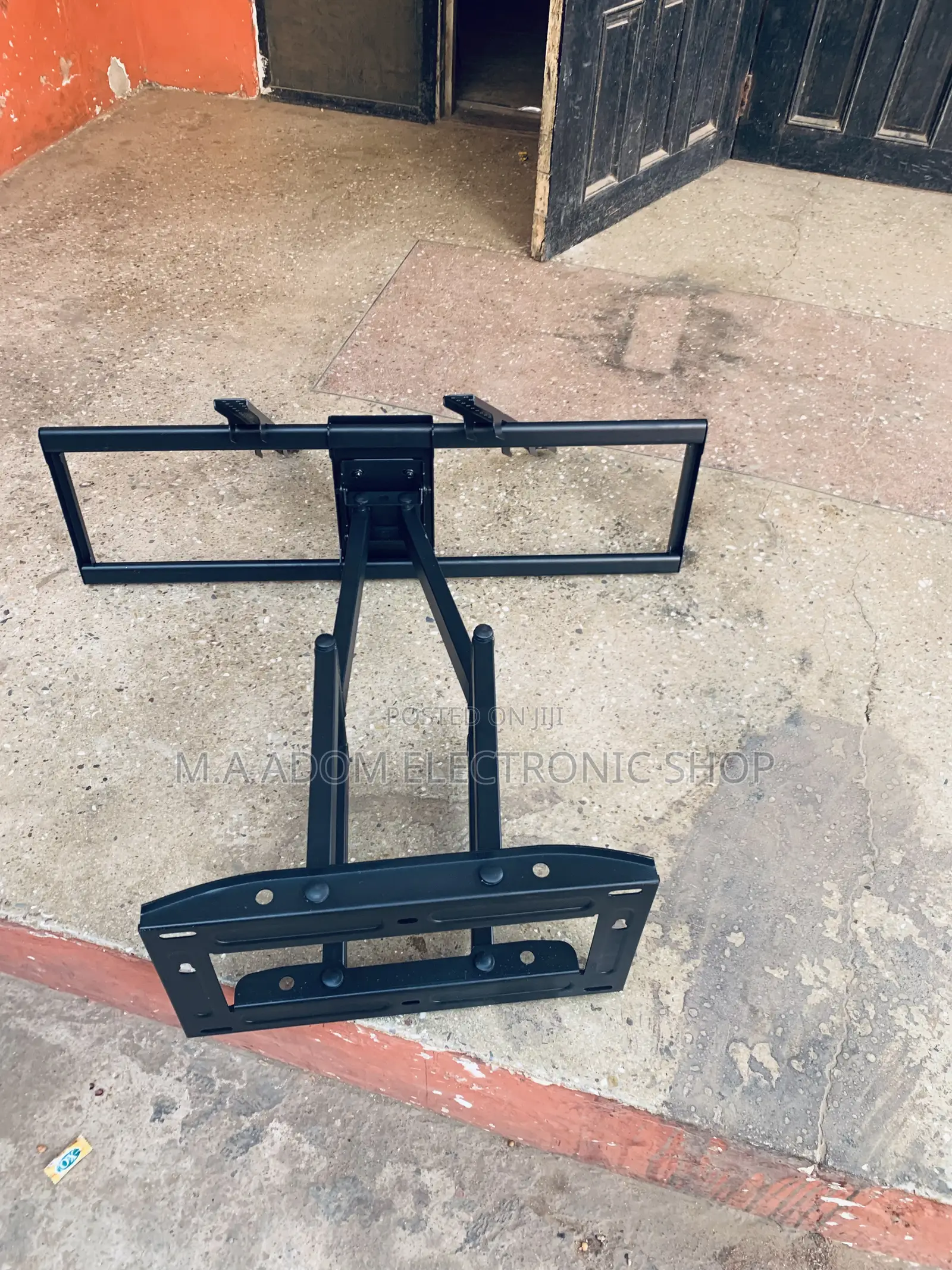 Adjustable Tv Wall Mount Fits Tv Screens From 32”-70”
