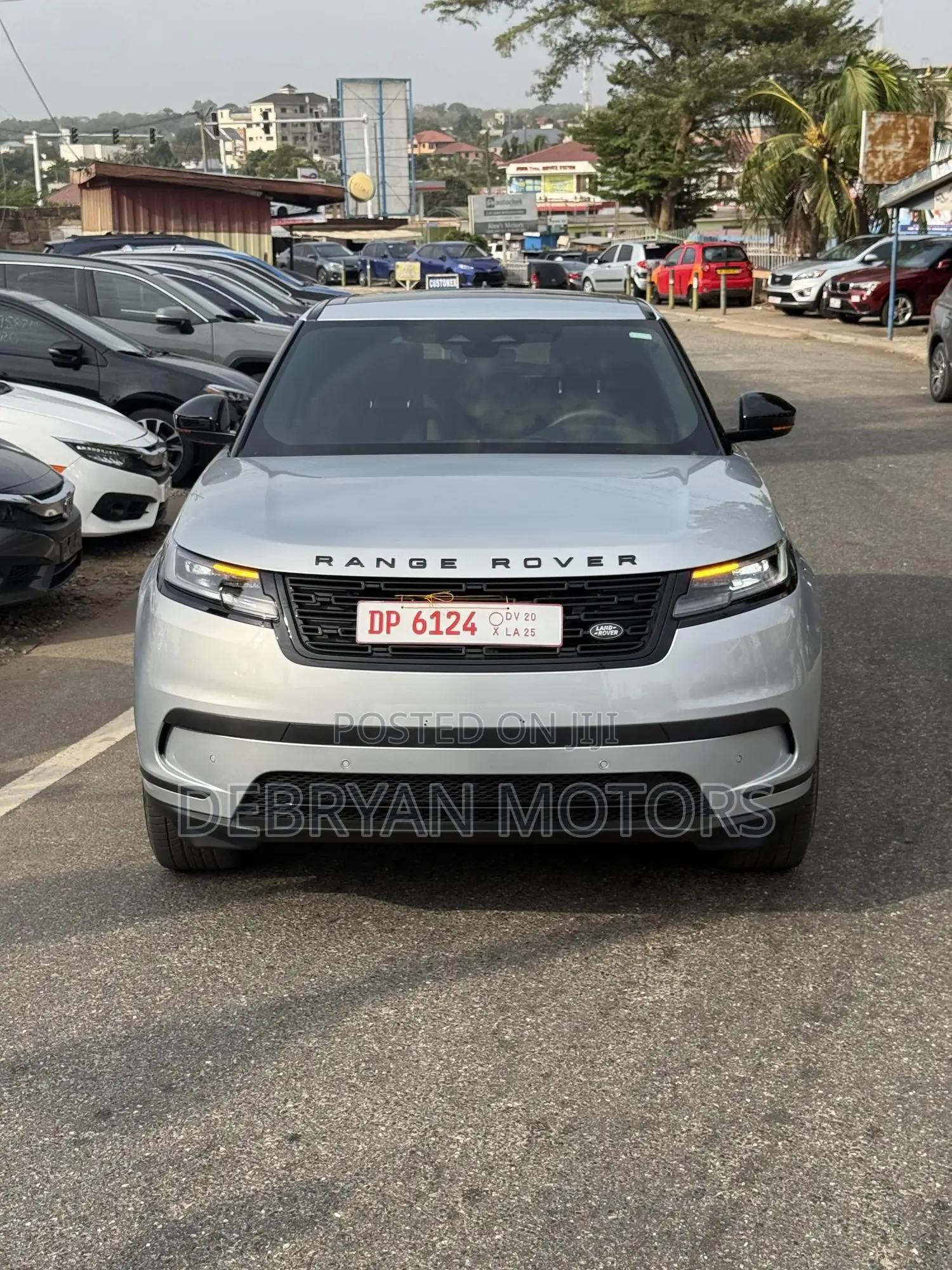 Land Rover Range Rover Velar 2025 Silver