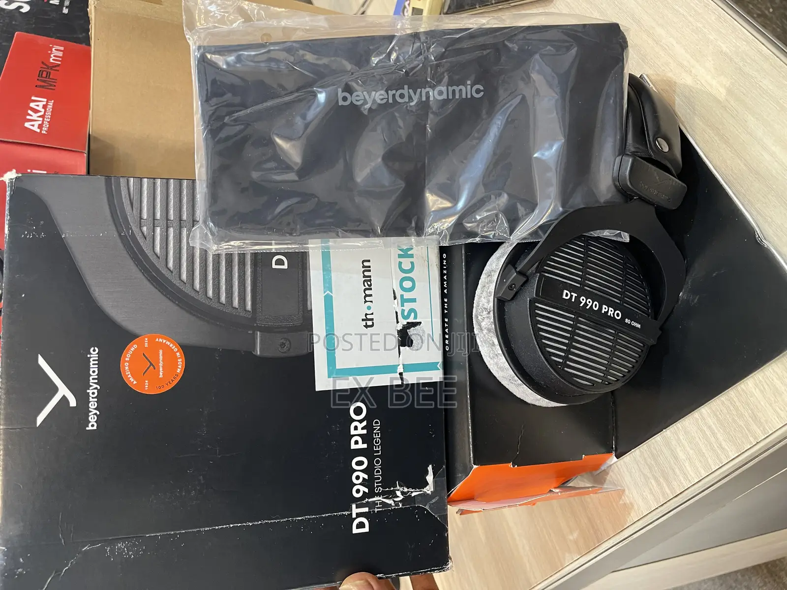 Beyerdynamic Dt 990 Pro Studio Headphones 250 Ohm