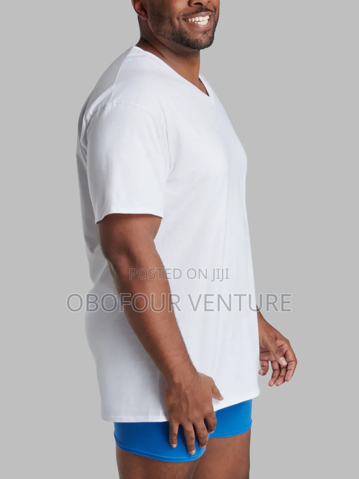 Gildan Adult Men's Short Sleeve v-Neck White T- Shirt.