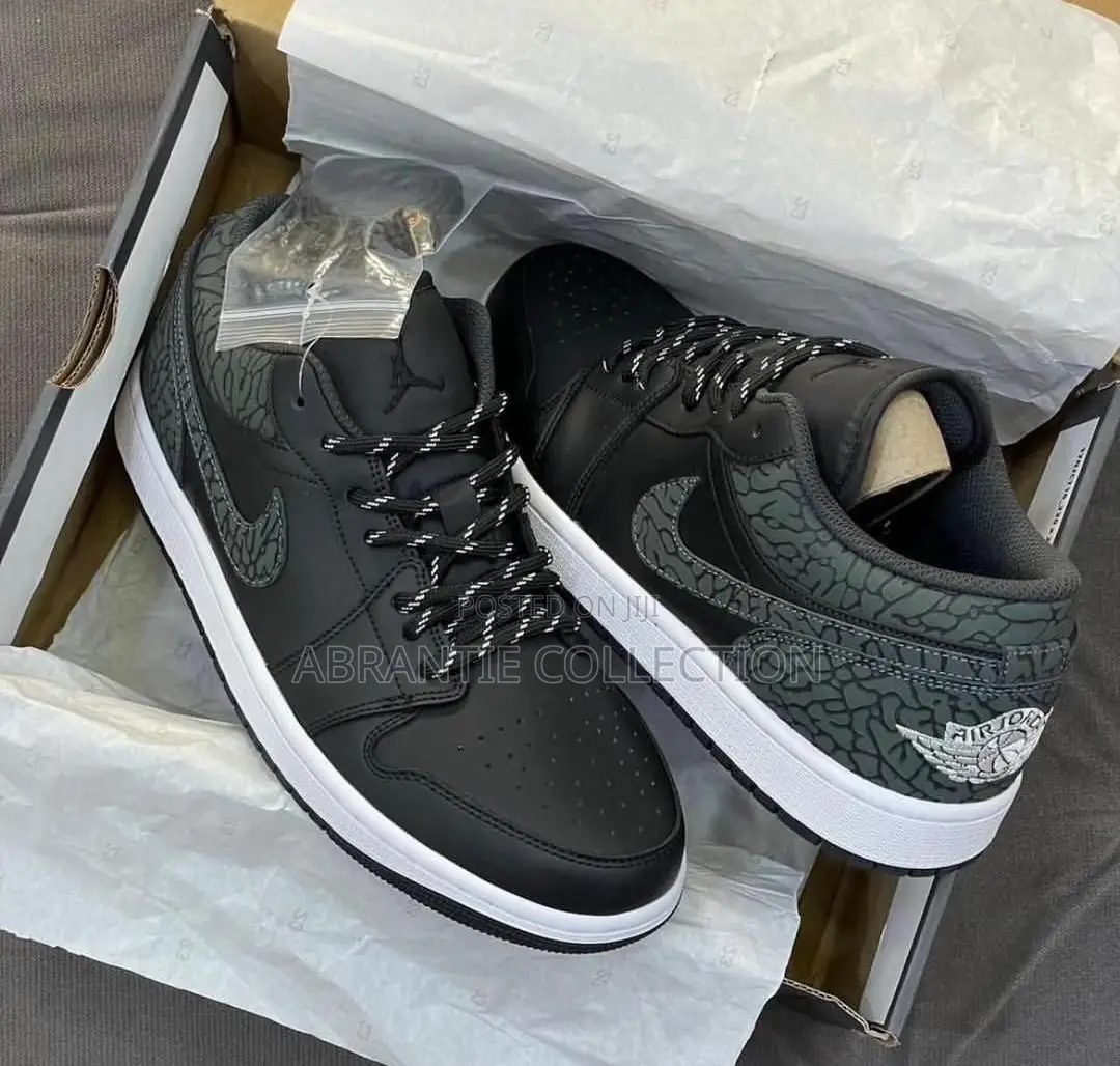 Air Jordan 1 Low Elephant Black