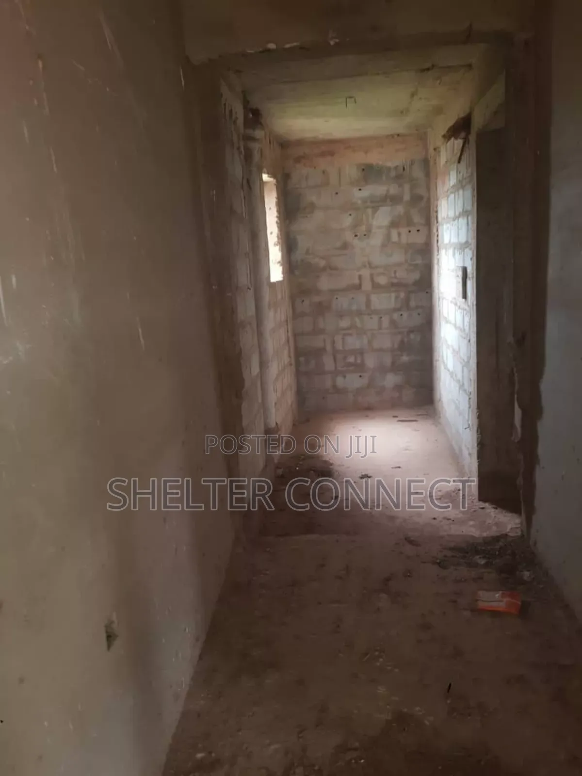 6bdrm Duplex in Oyarifa for sale