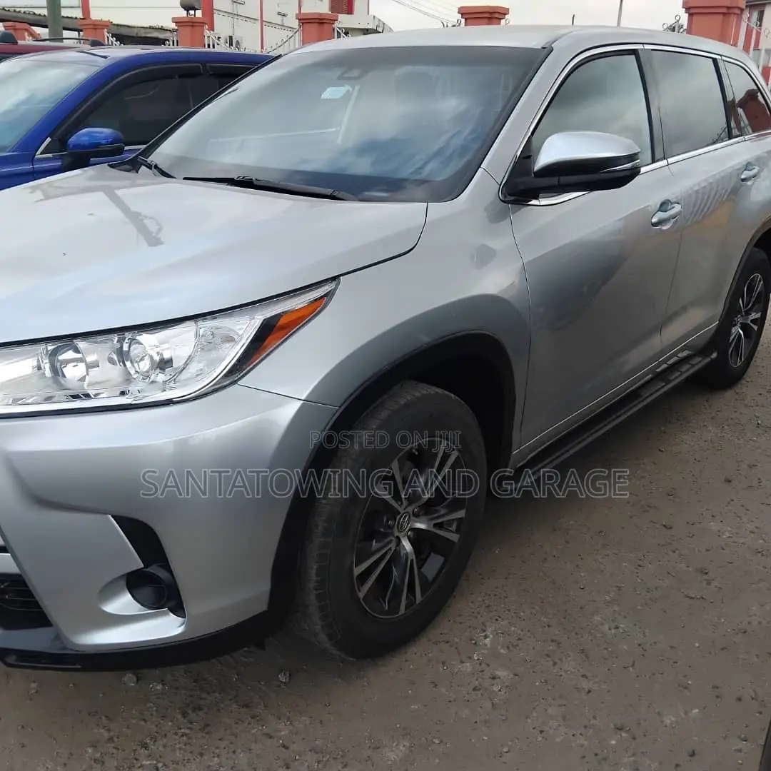 Toyota Highlander Limited 2019 Silver