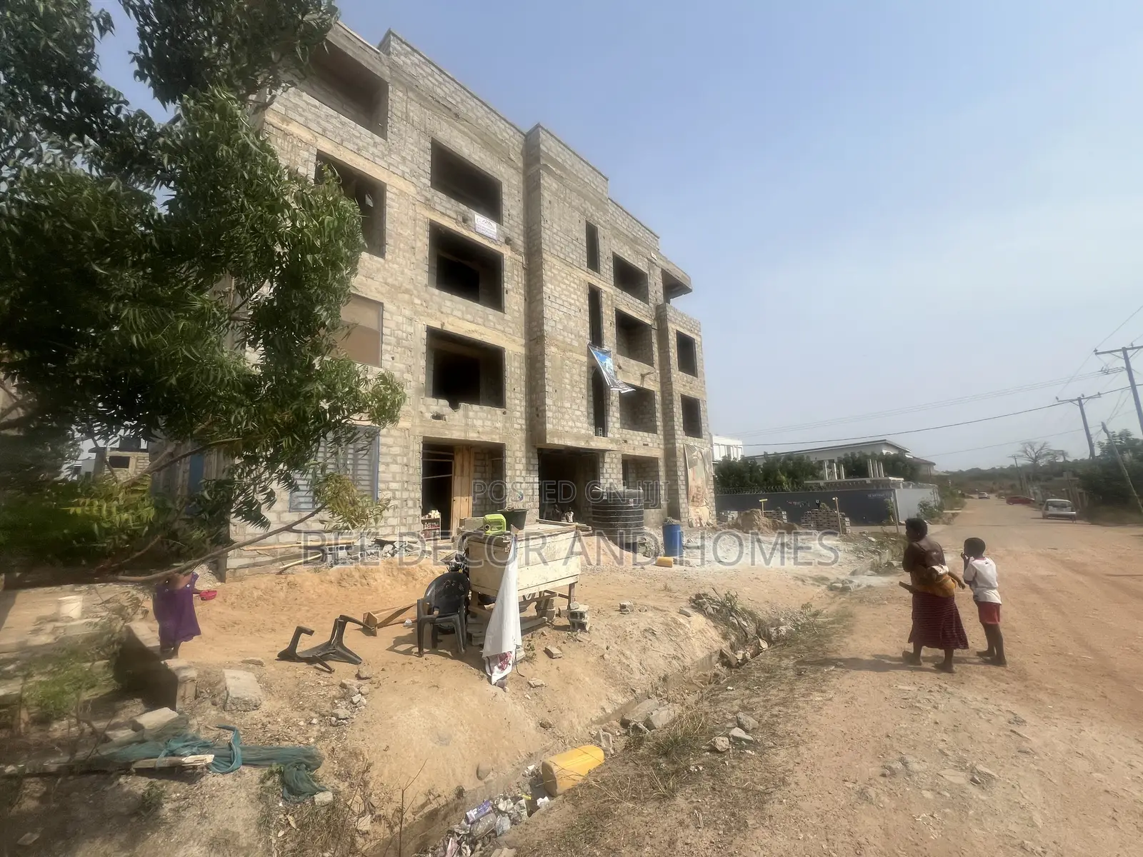 3bdrm Apartment in Bee Decor & Homes, Adenta for sale