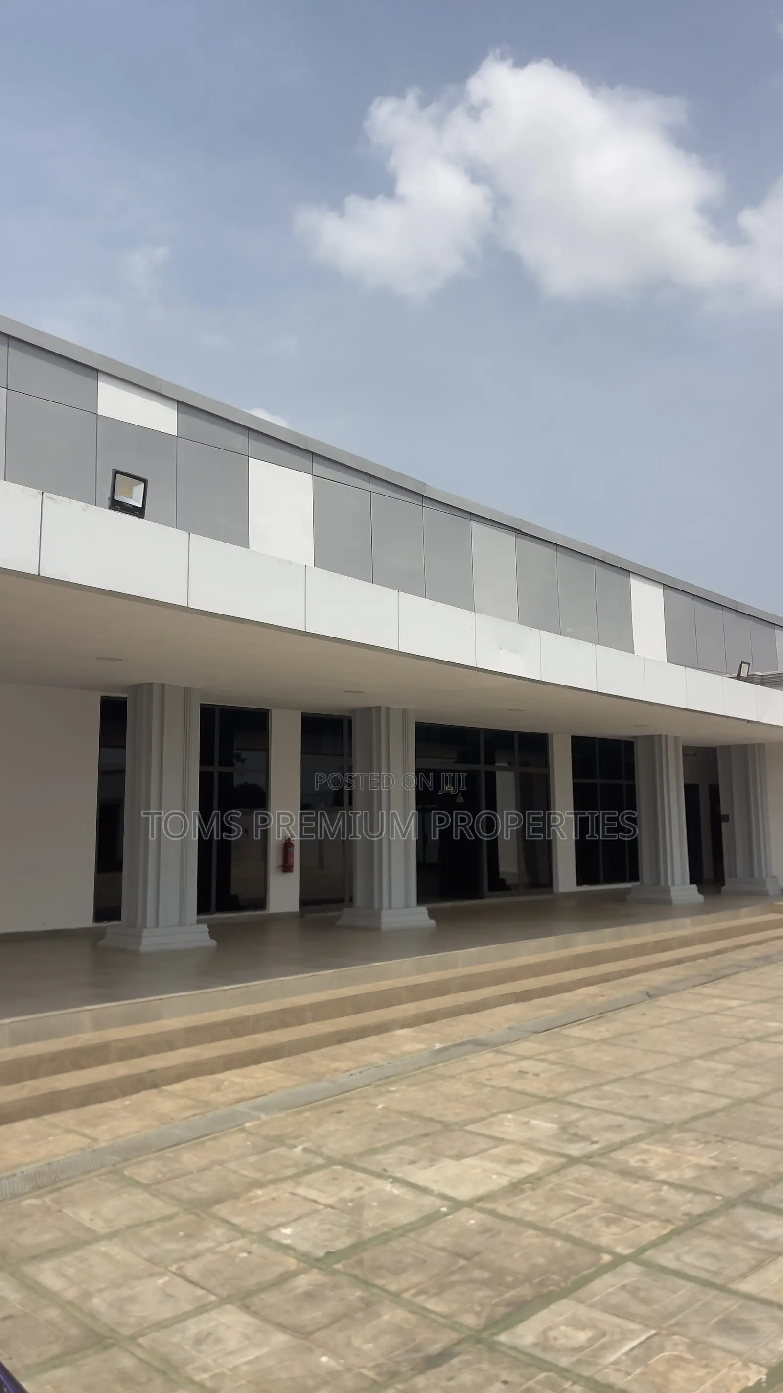 20bdrm House in East Legon for rent
